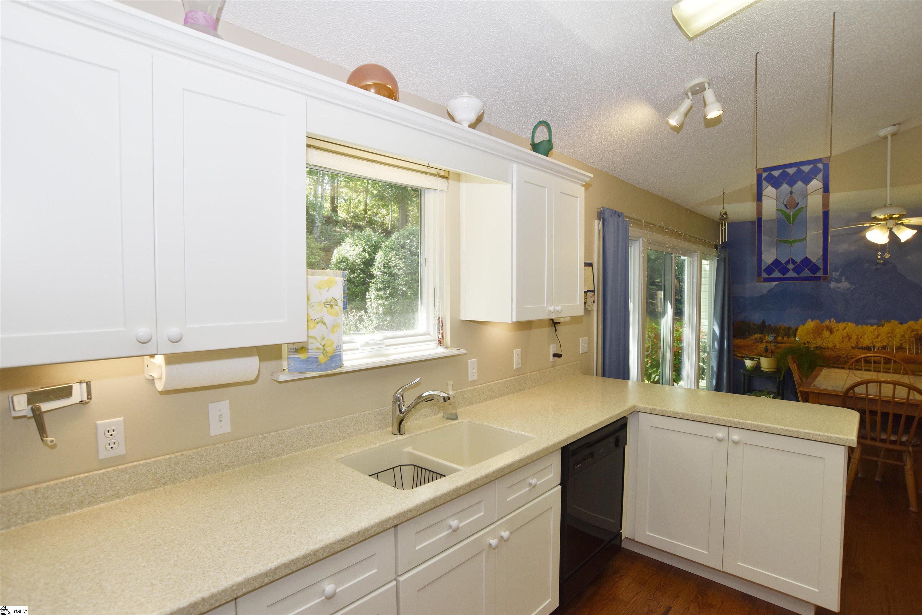 200 Sheffield Road Property Photo 7