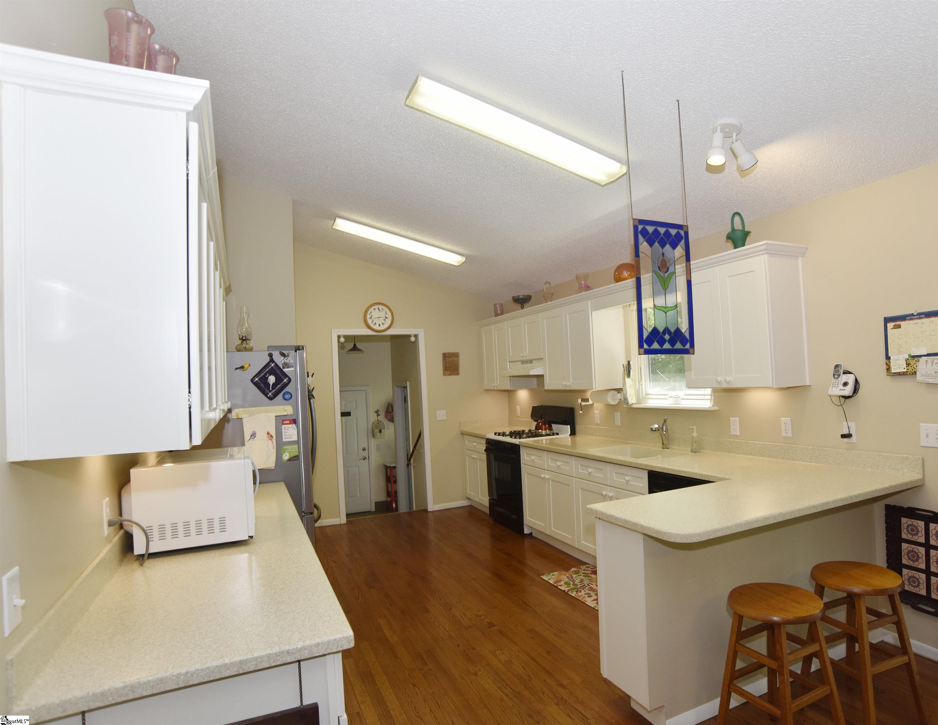 200 Sheffield Road Property Photo 9
