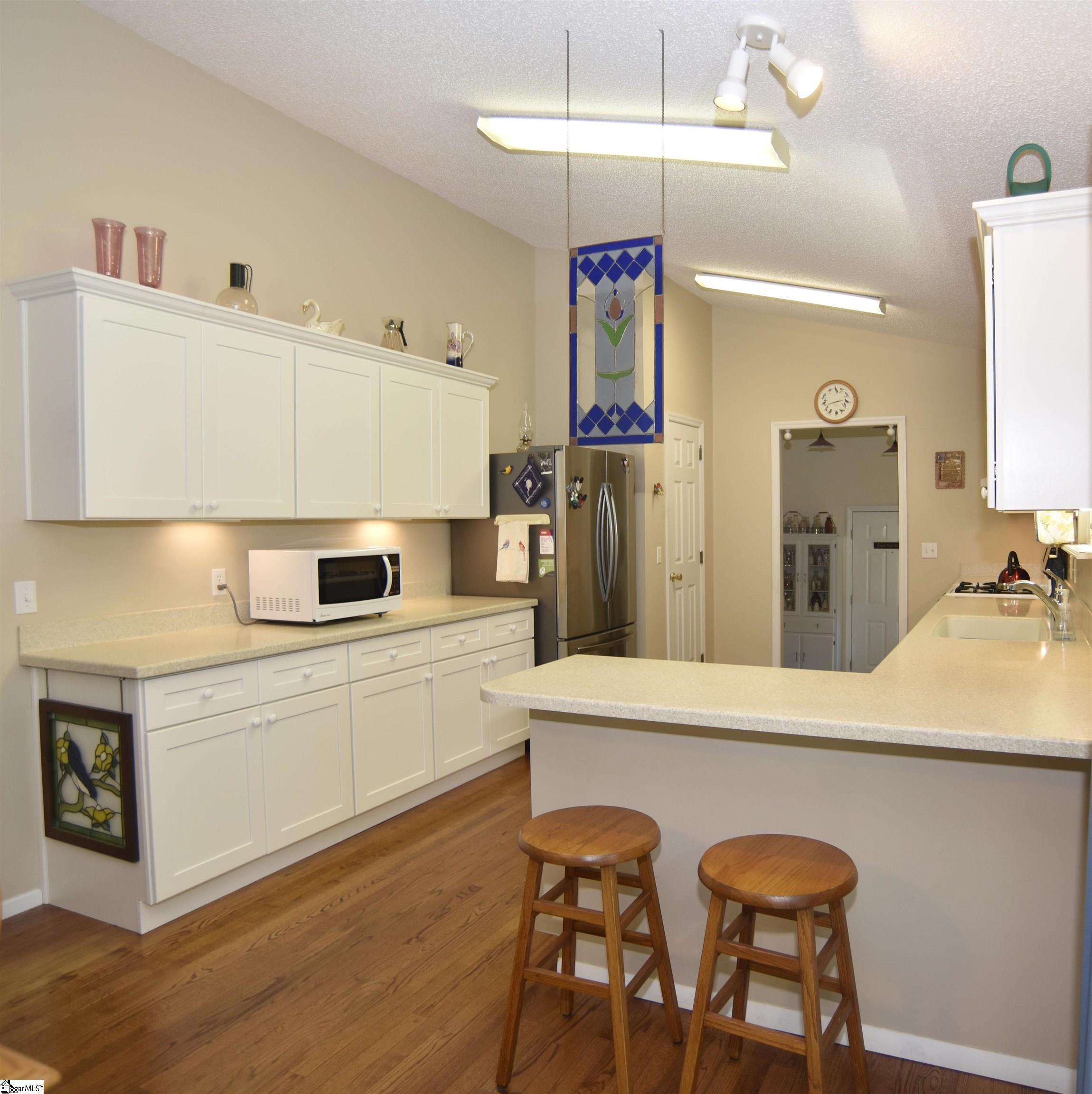 200 Sheffield Road Property Photo 10