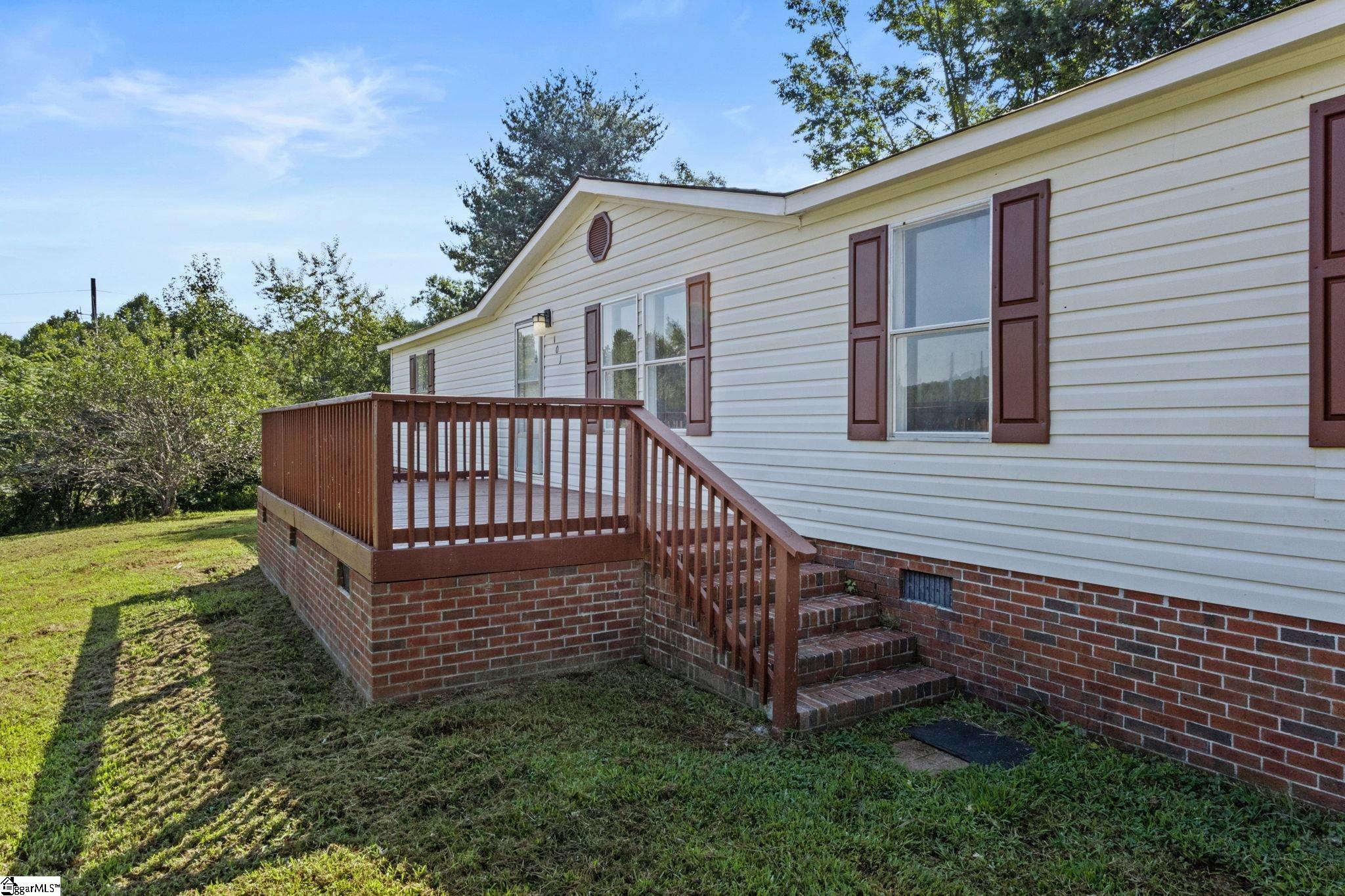 101 Redfern Court Property Photo 2