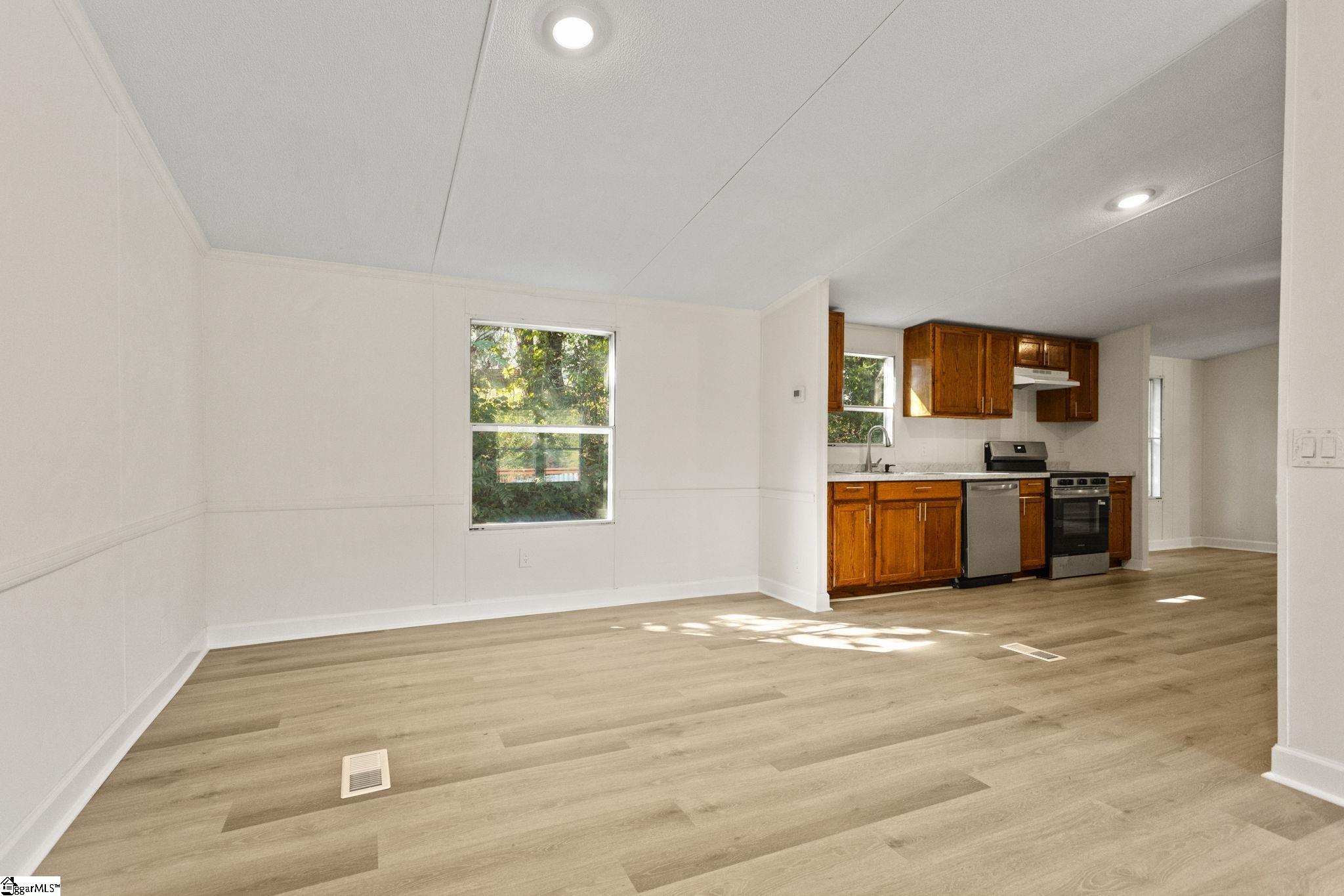 101 Redfern Court Property Photo 10