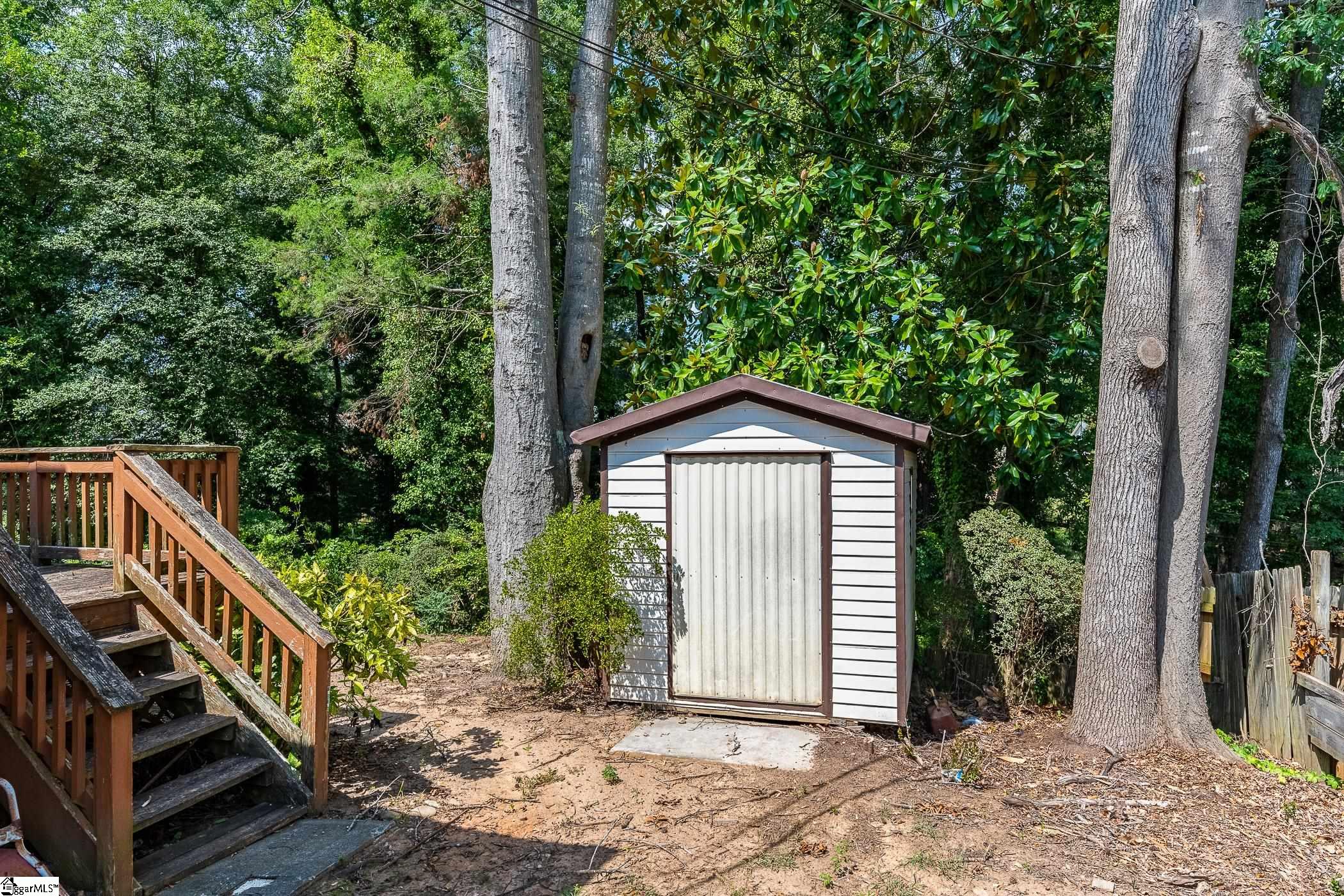 121 Brookbend Road Property Photo 3