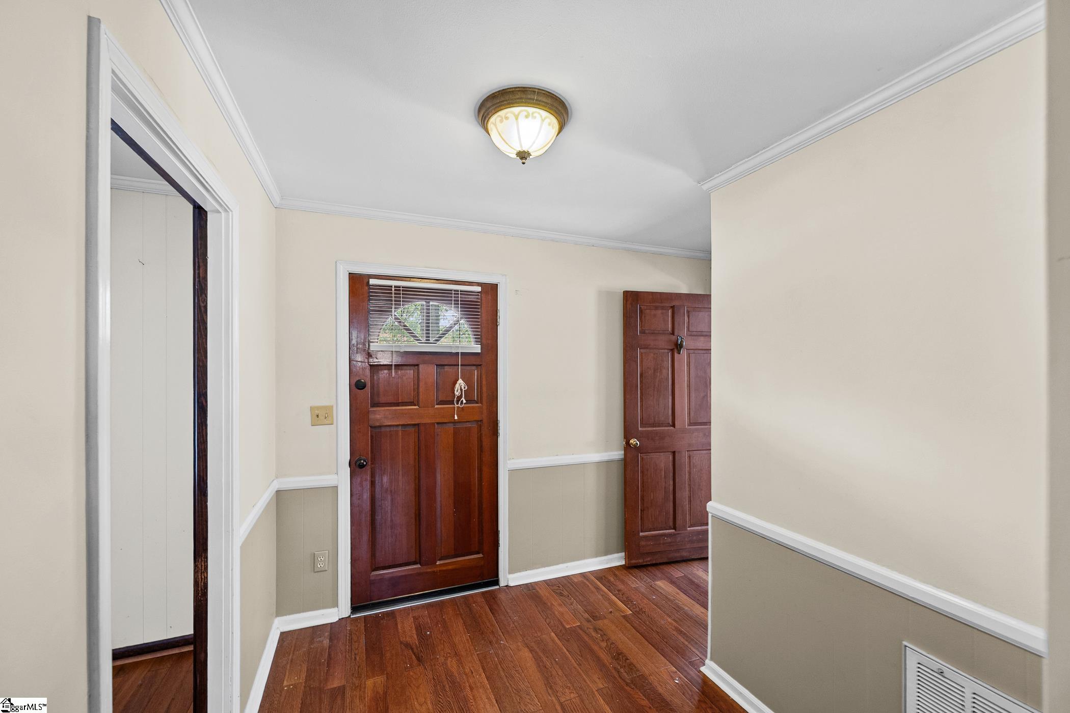 121 Brookbend Road Property Photo 4