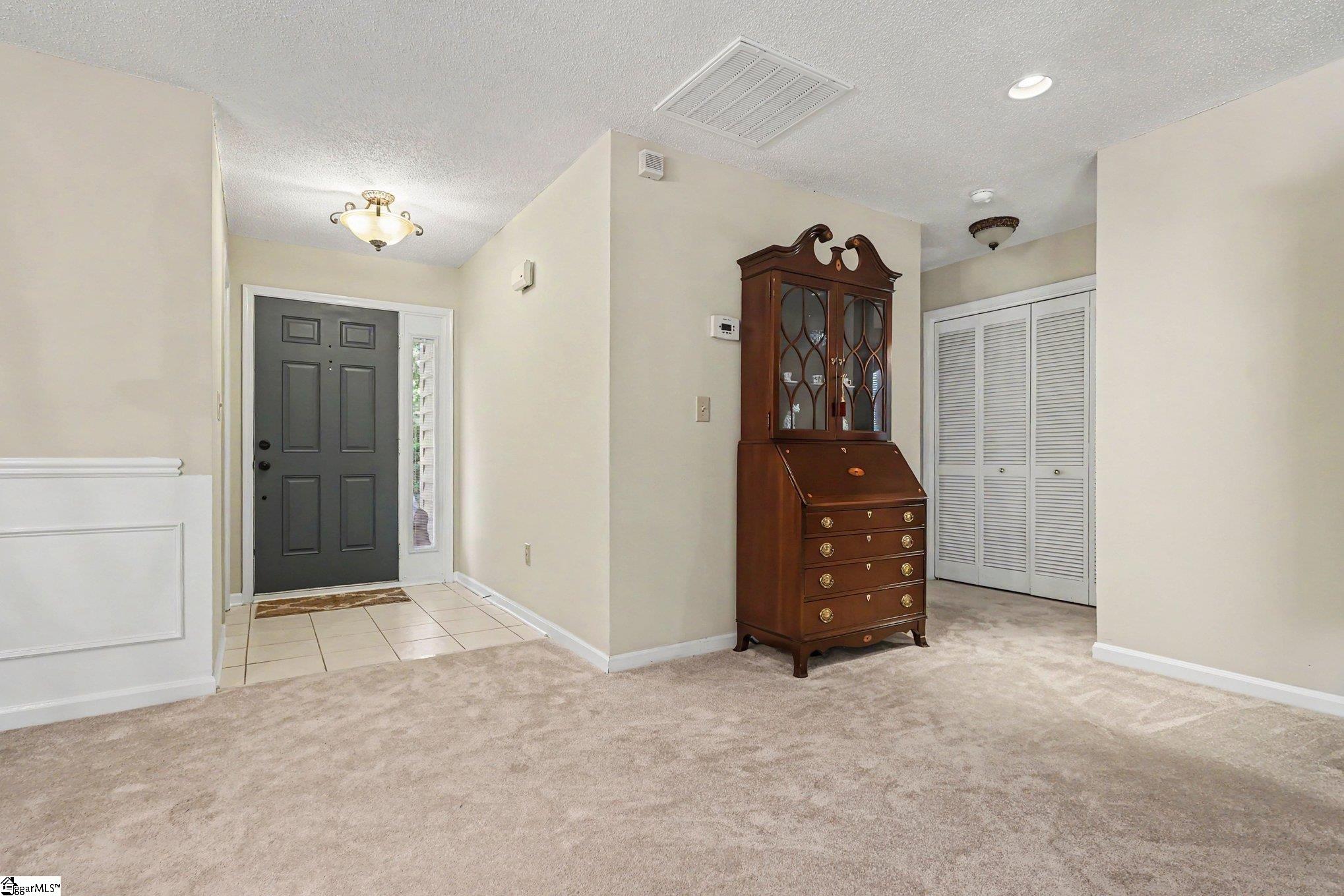 103 Walker Way Property Photo 6