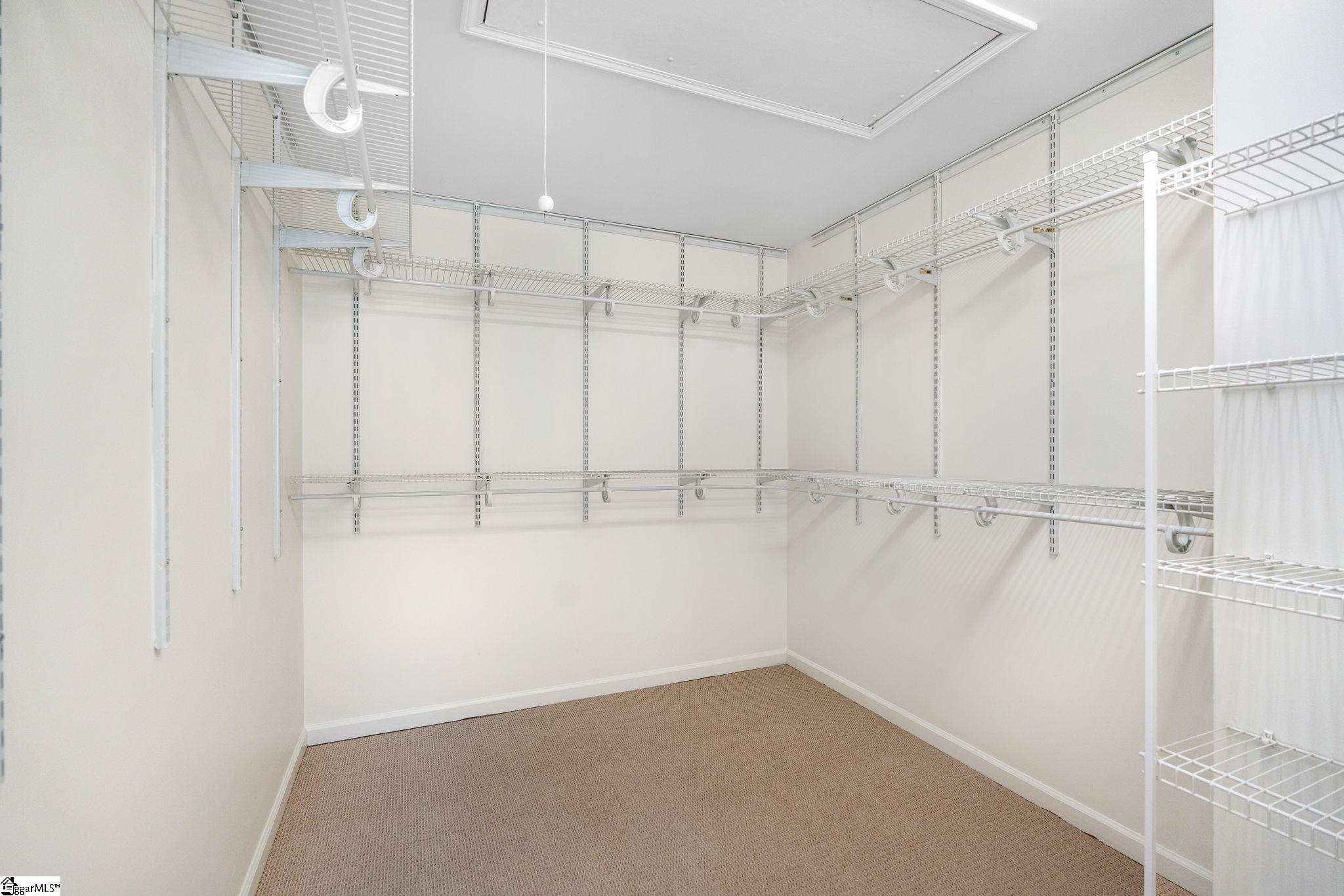 606 Heathercrest Court Property Photo 31