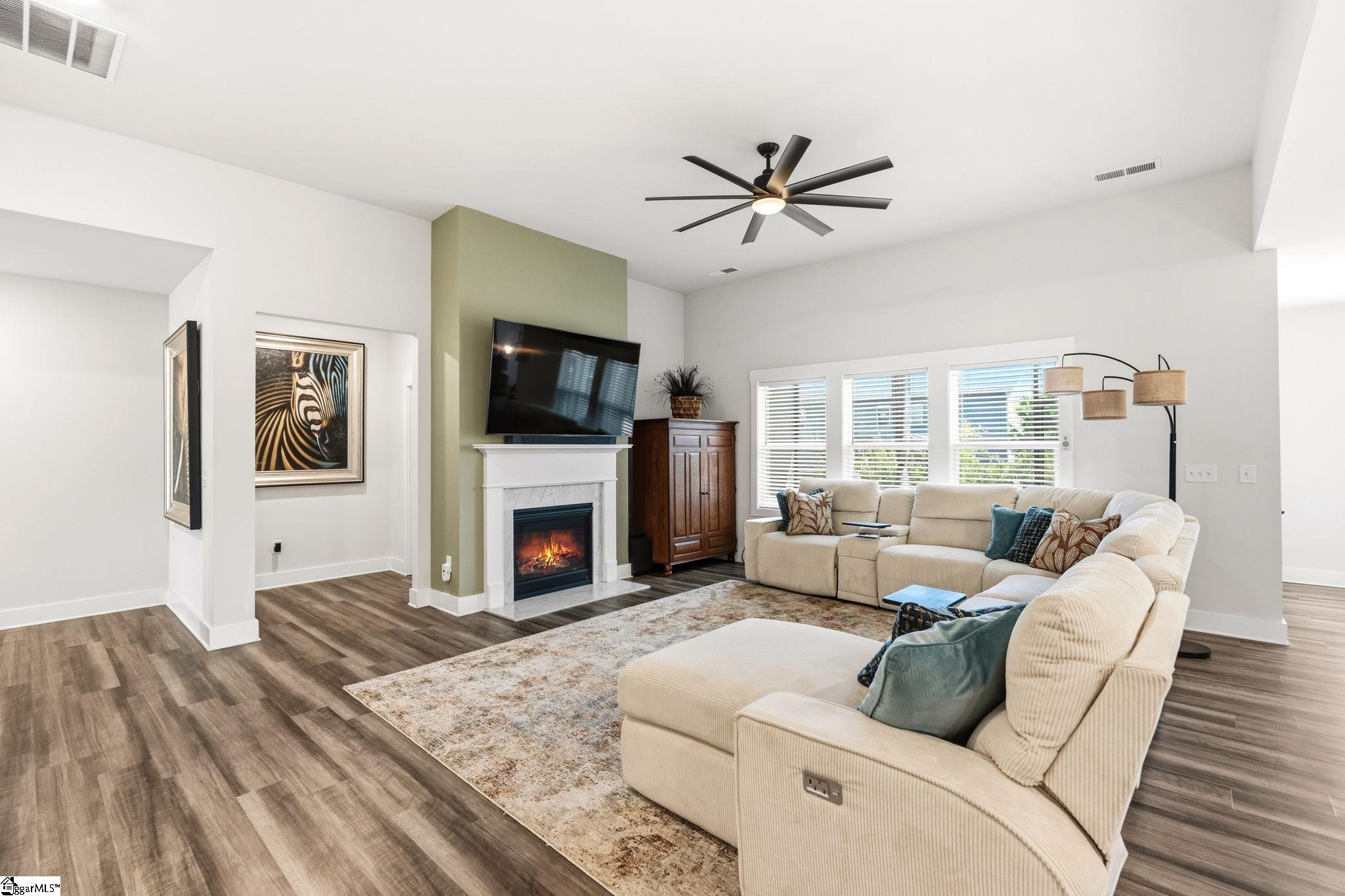 404 Cattail Hollow Way Property Photo 8
