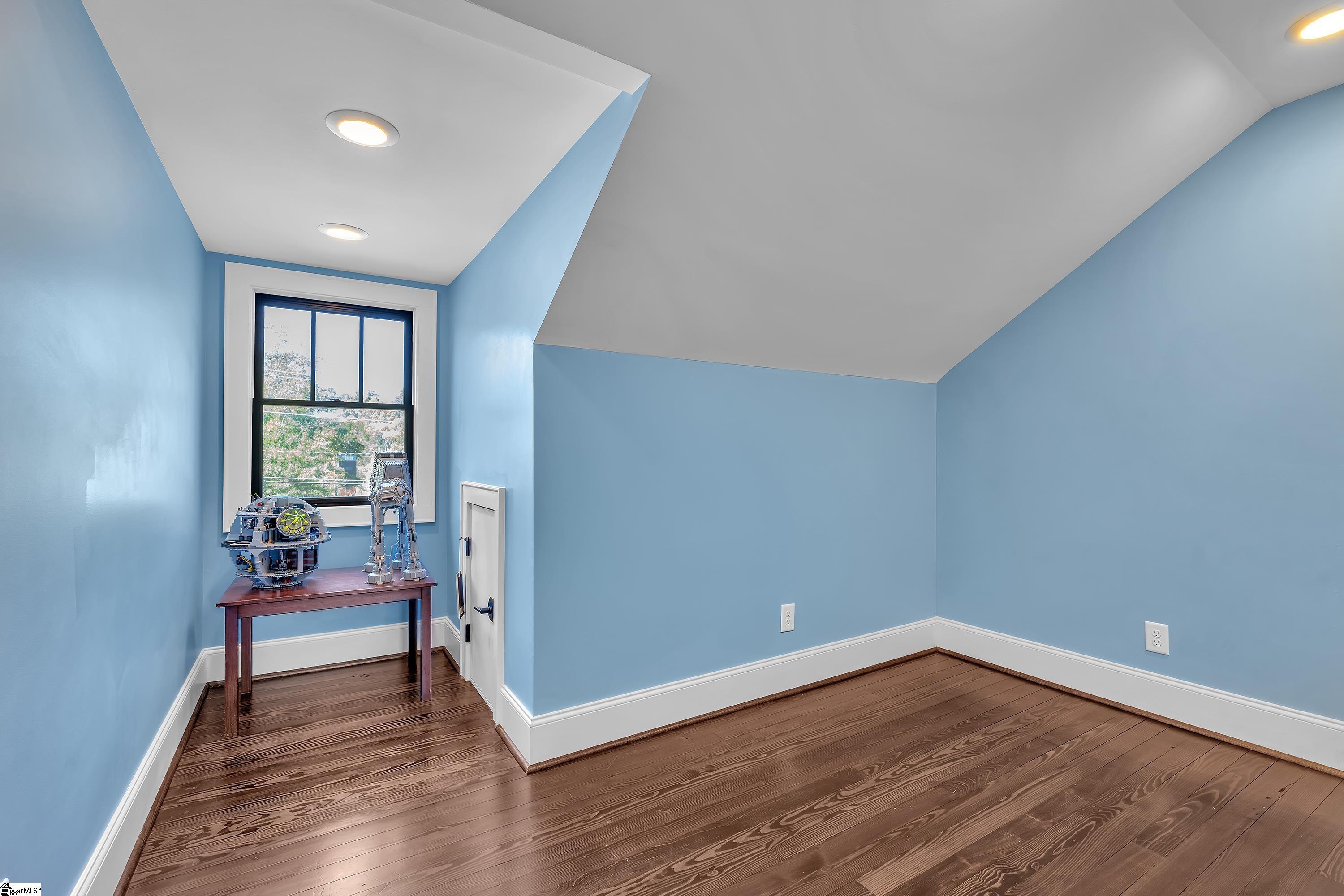201 Cleveland Street Property Photo 27
