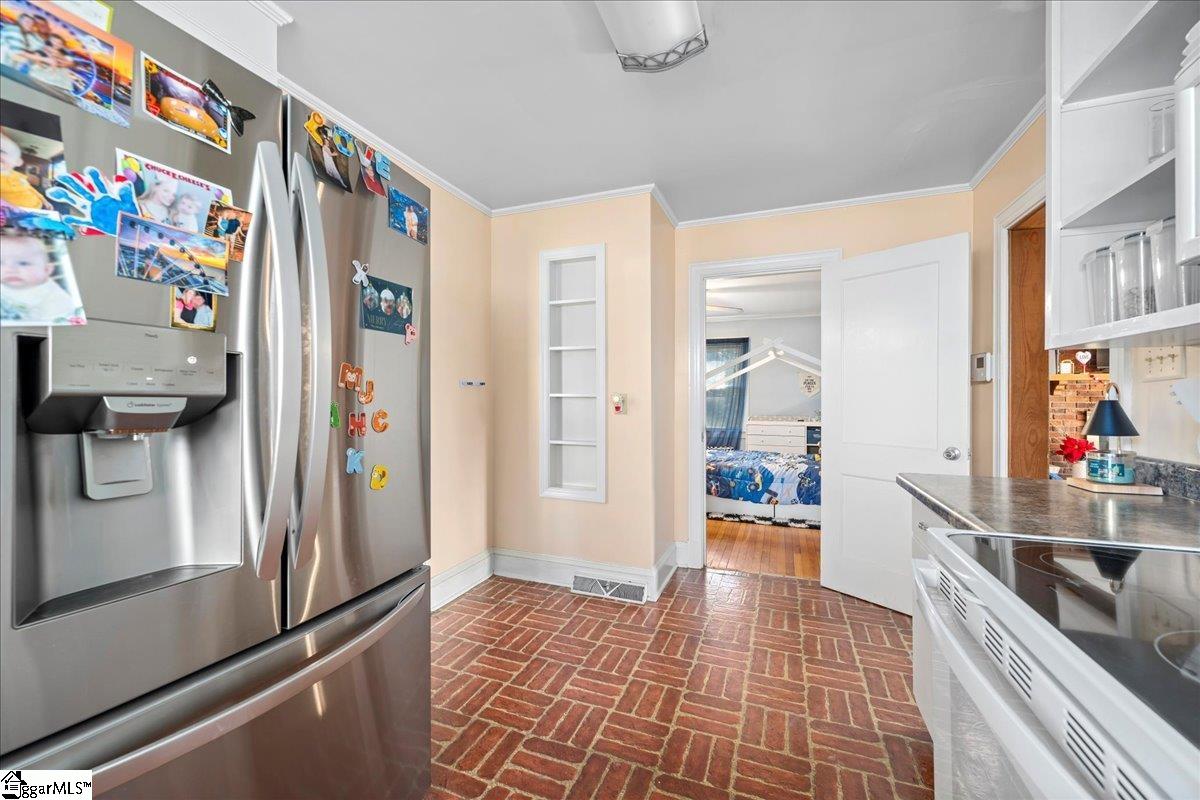 238 California Avenue Property Photo 12