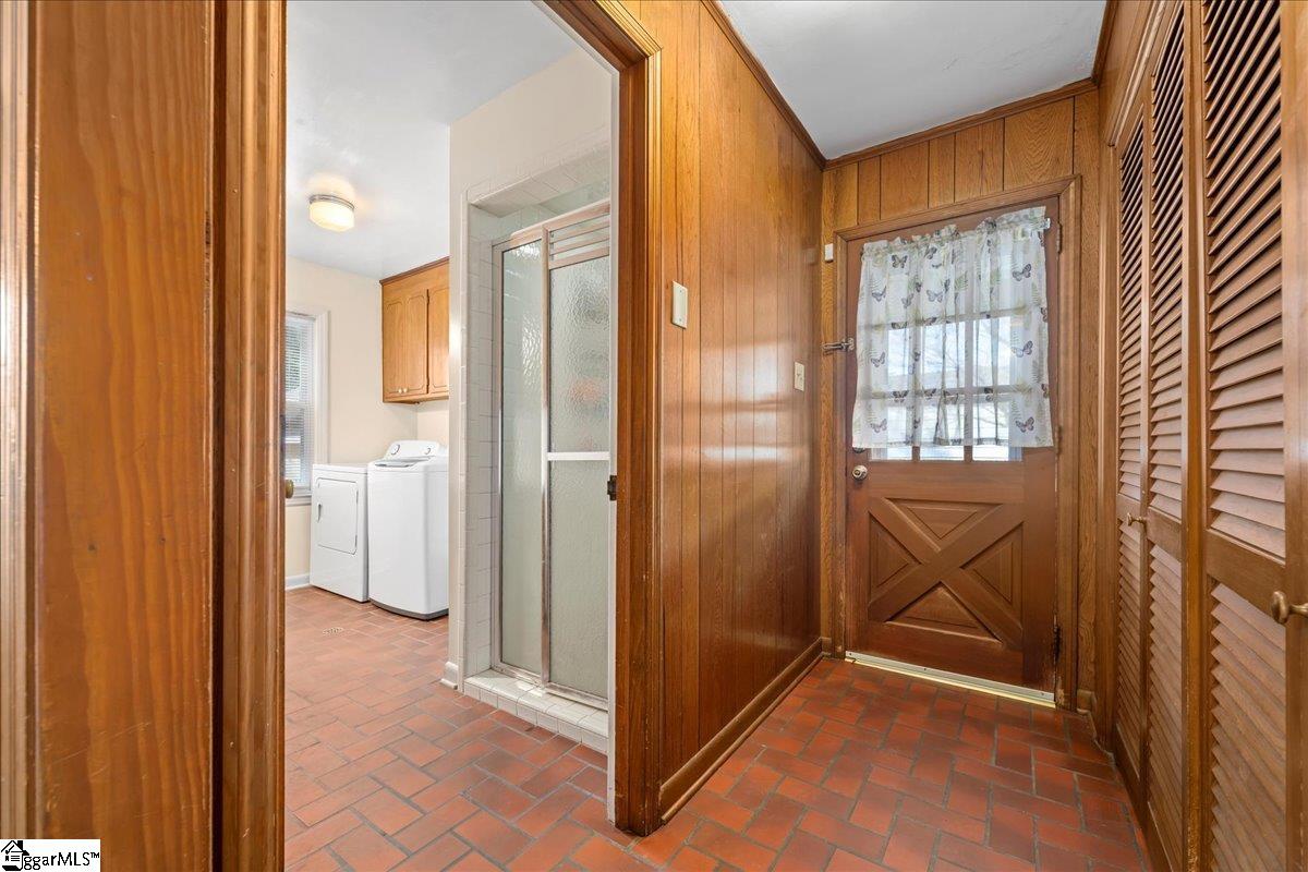 238 California Avenue Property Photo 18