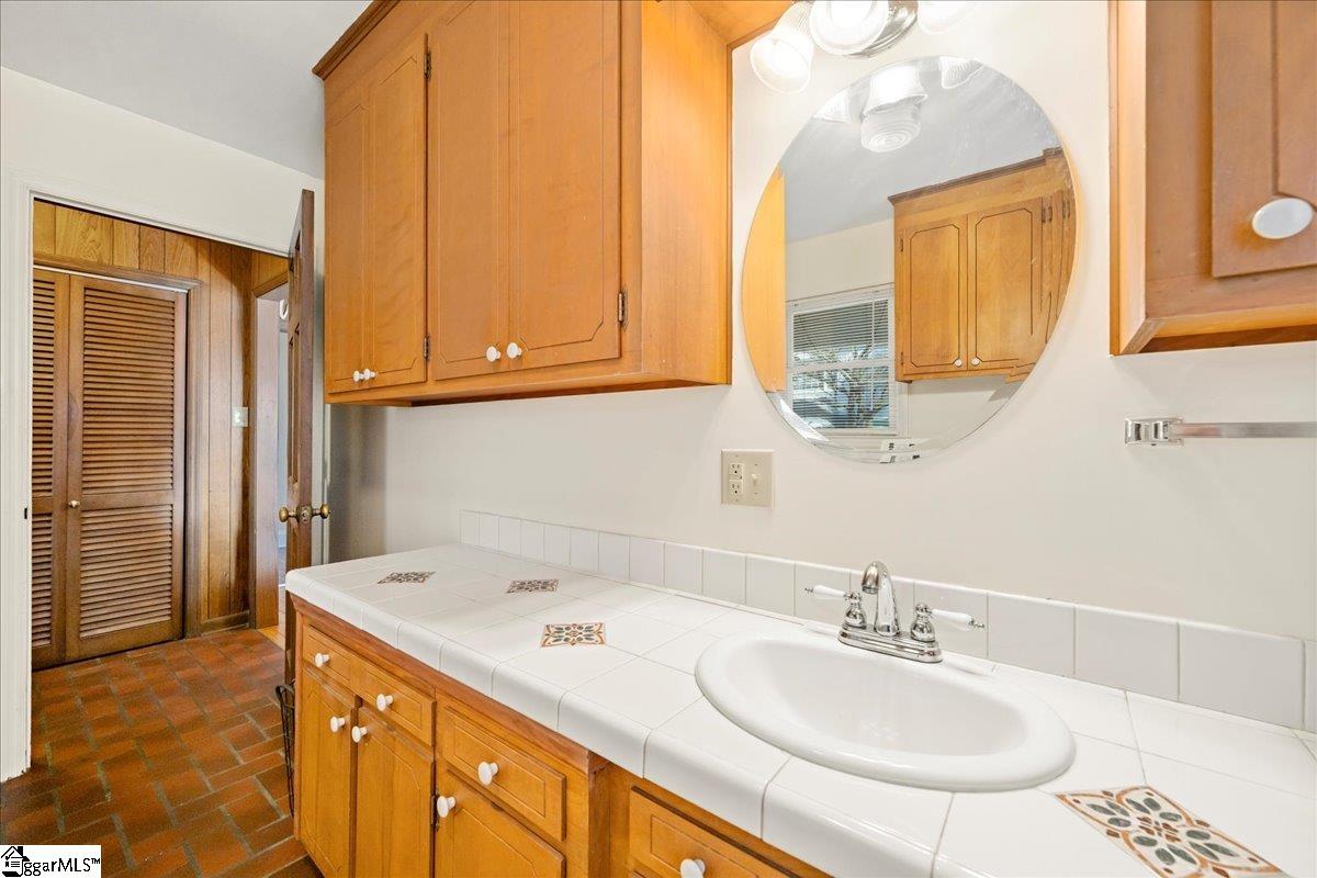 238 California Avenue Property Photo 20