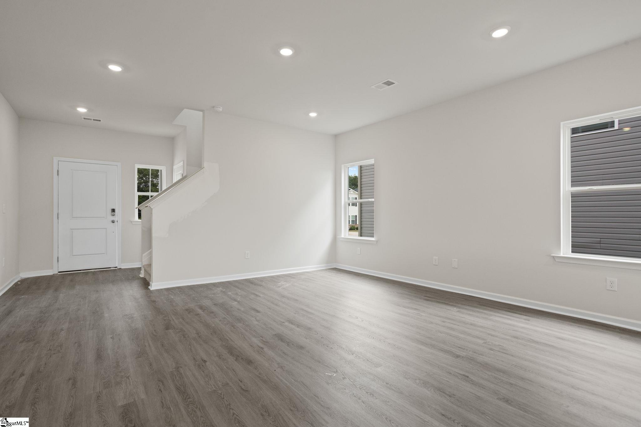 202 Spring Knoll Way Property Photo 4