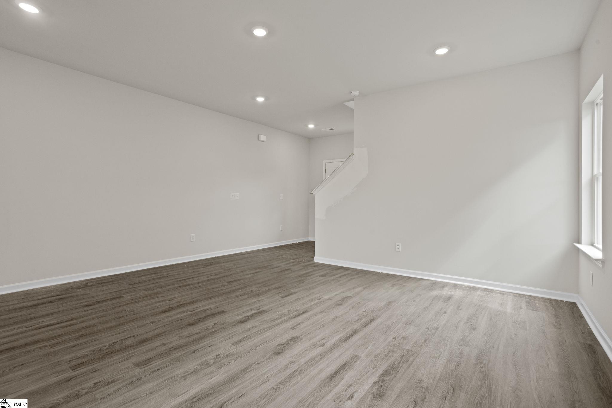 202 Spring Knoll Way Property Photo 5