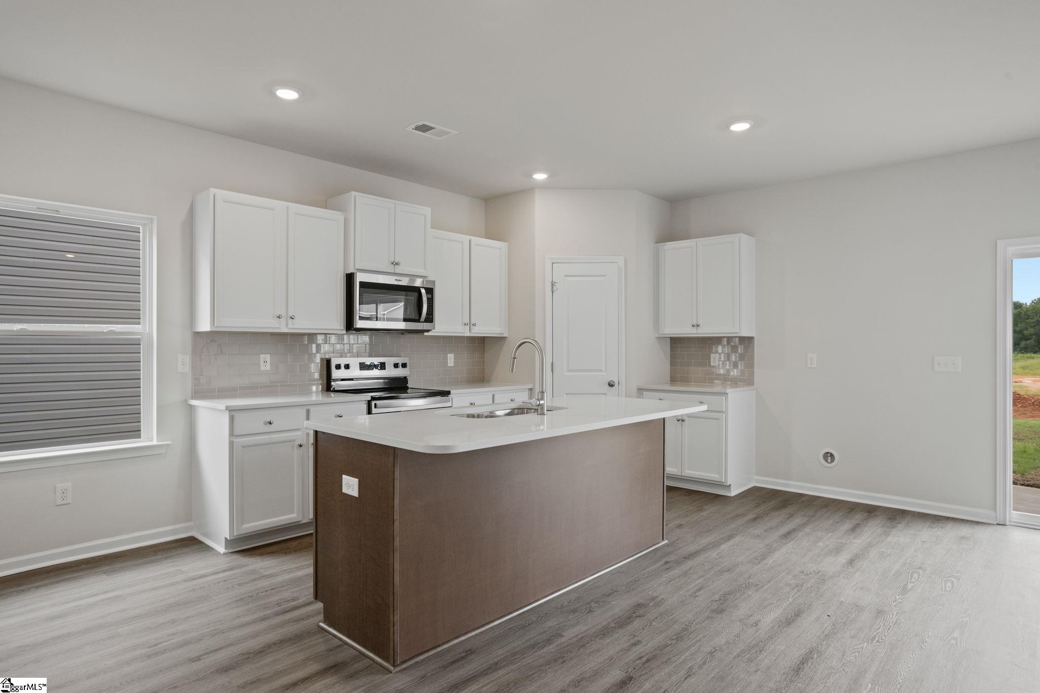 202 Spring Knoll Way Property Photo 6