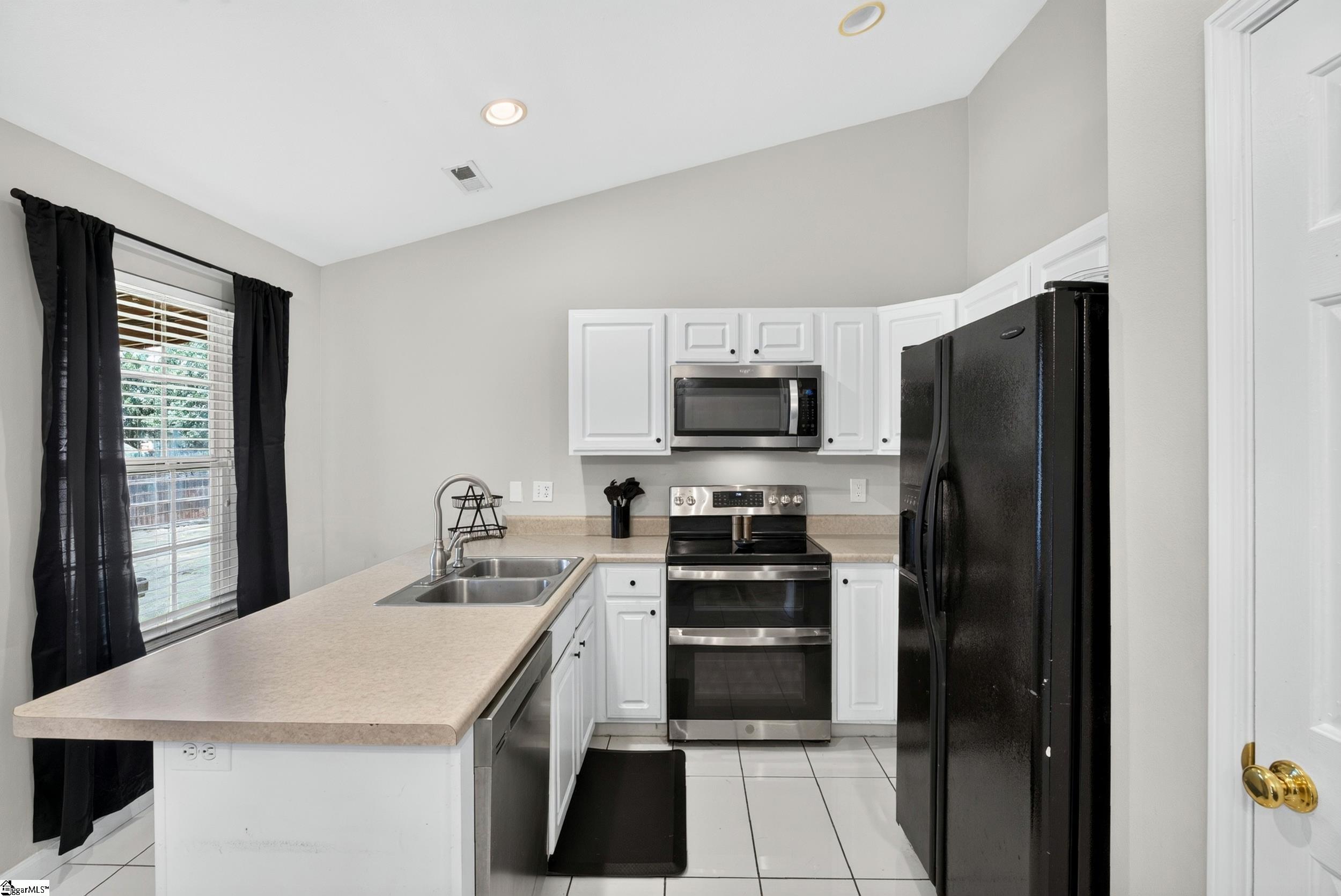 6 Regional Drive Property Photo 9