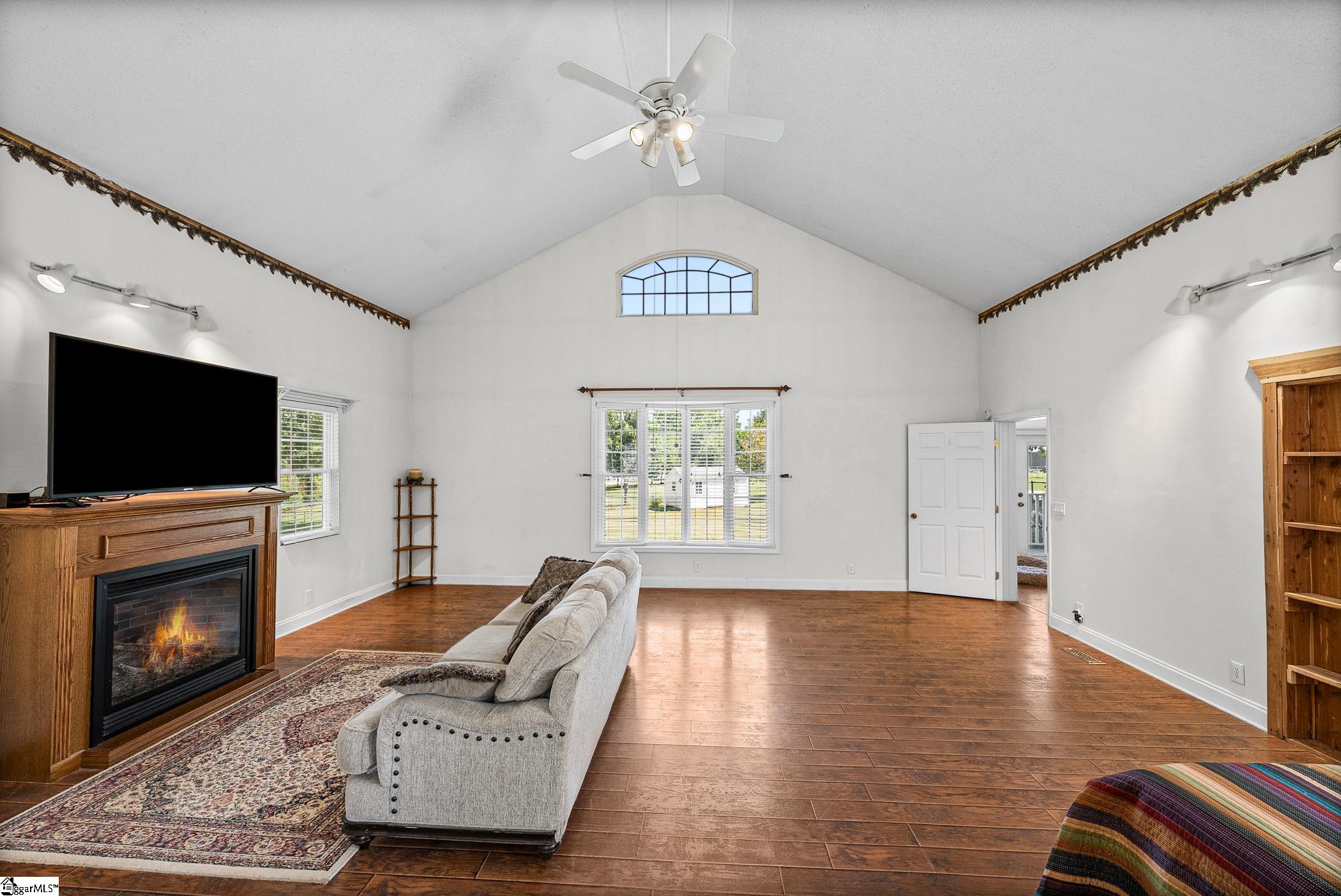 112 Bert Court Property Photo 6
