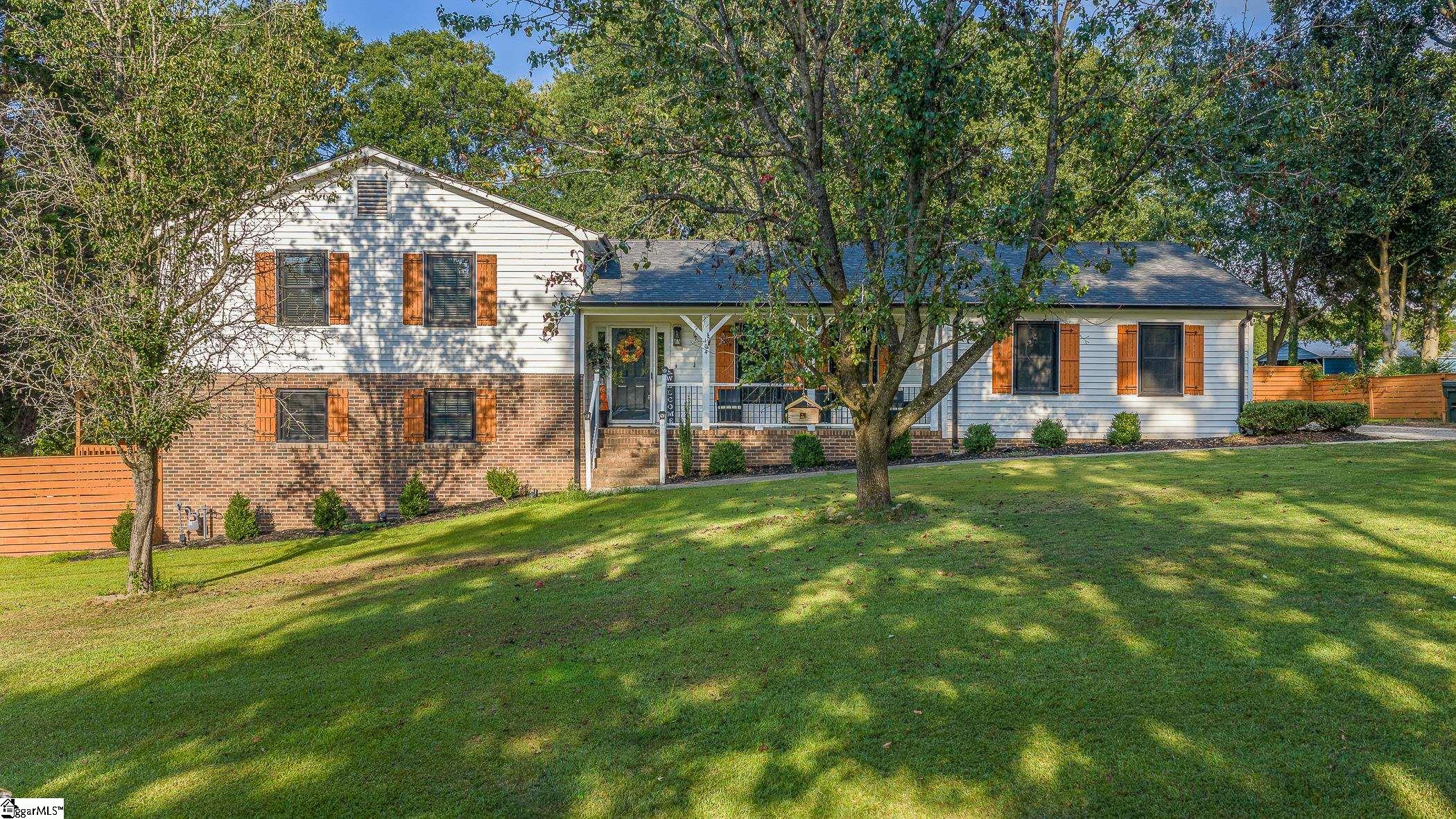 104 Galerie Drive Property Photo 2