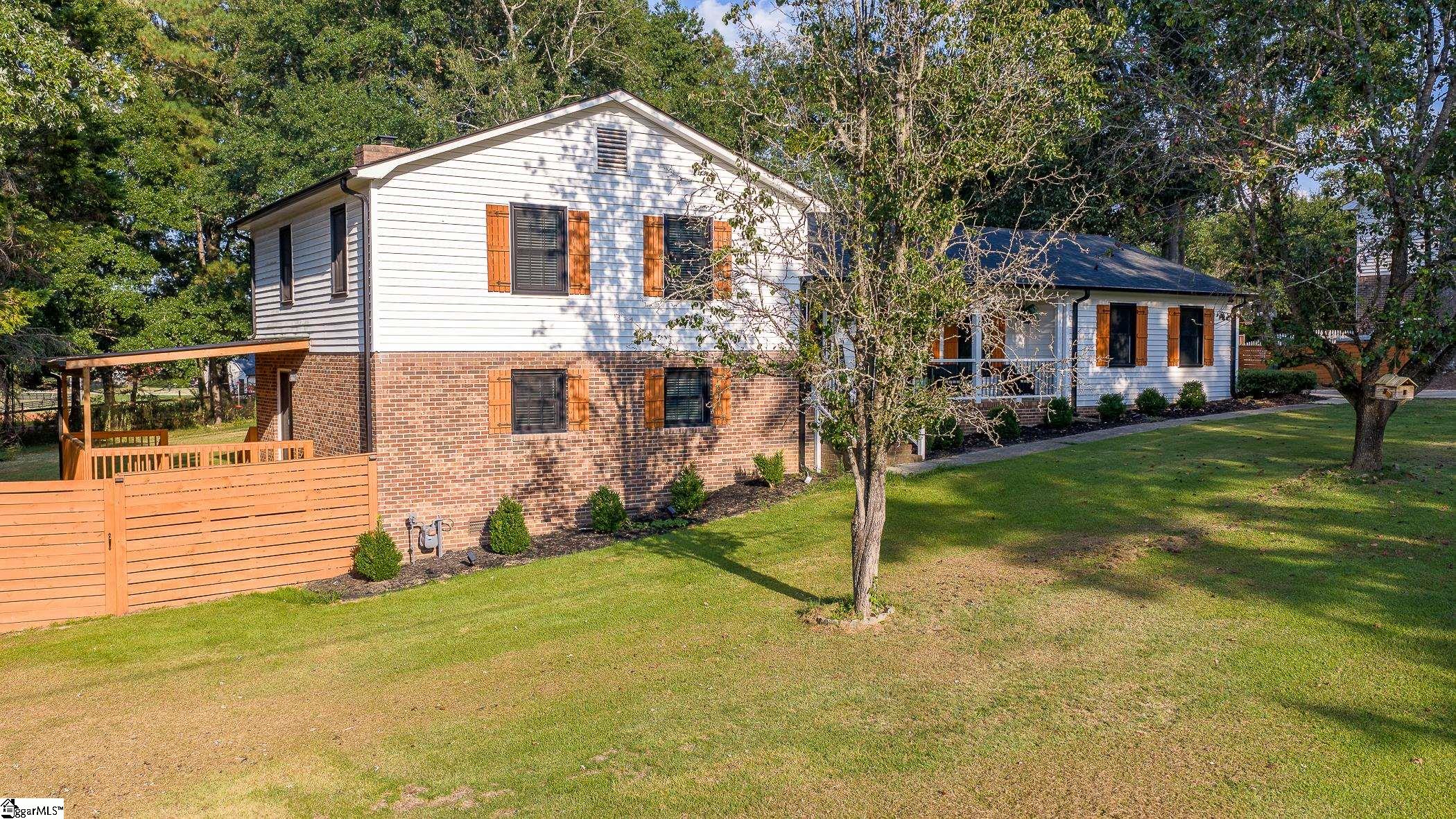 104 Galerie Drive Property Photo 3