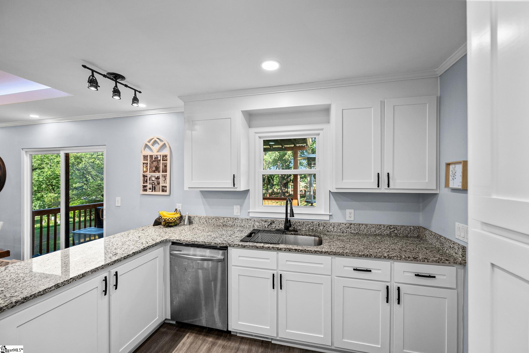 104 Galerie Drive Property Photo 16