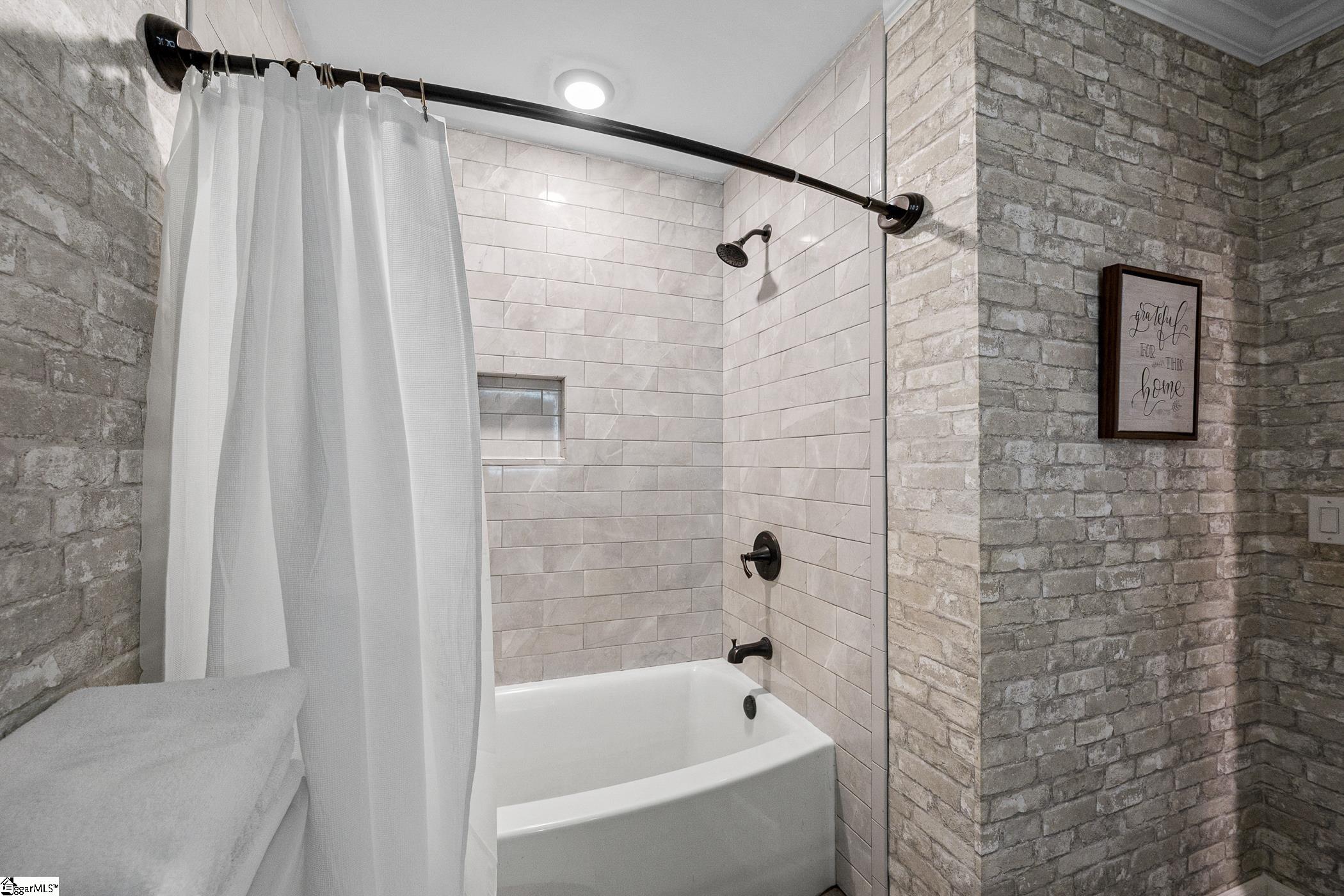 104 Galerie Drive Property Photo 27