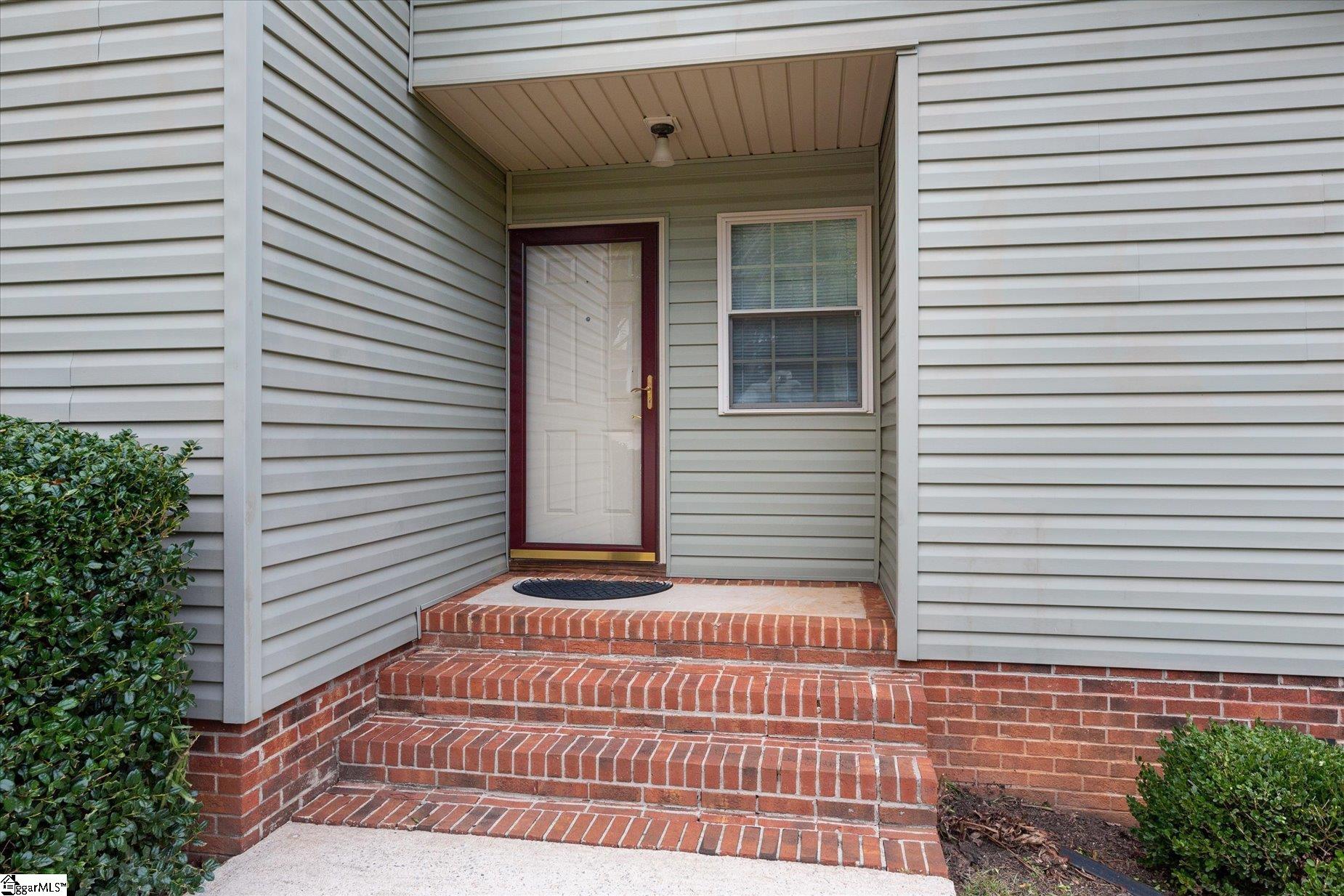 7 Bubbling Creek Drive Property Photo 4