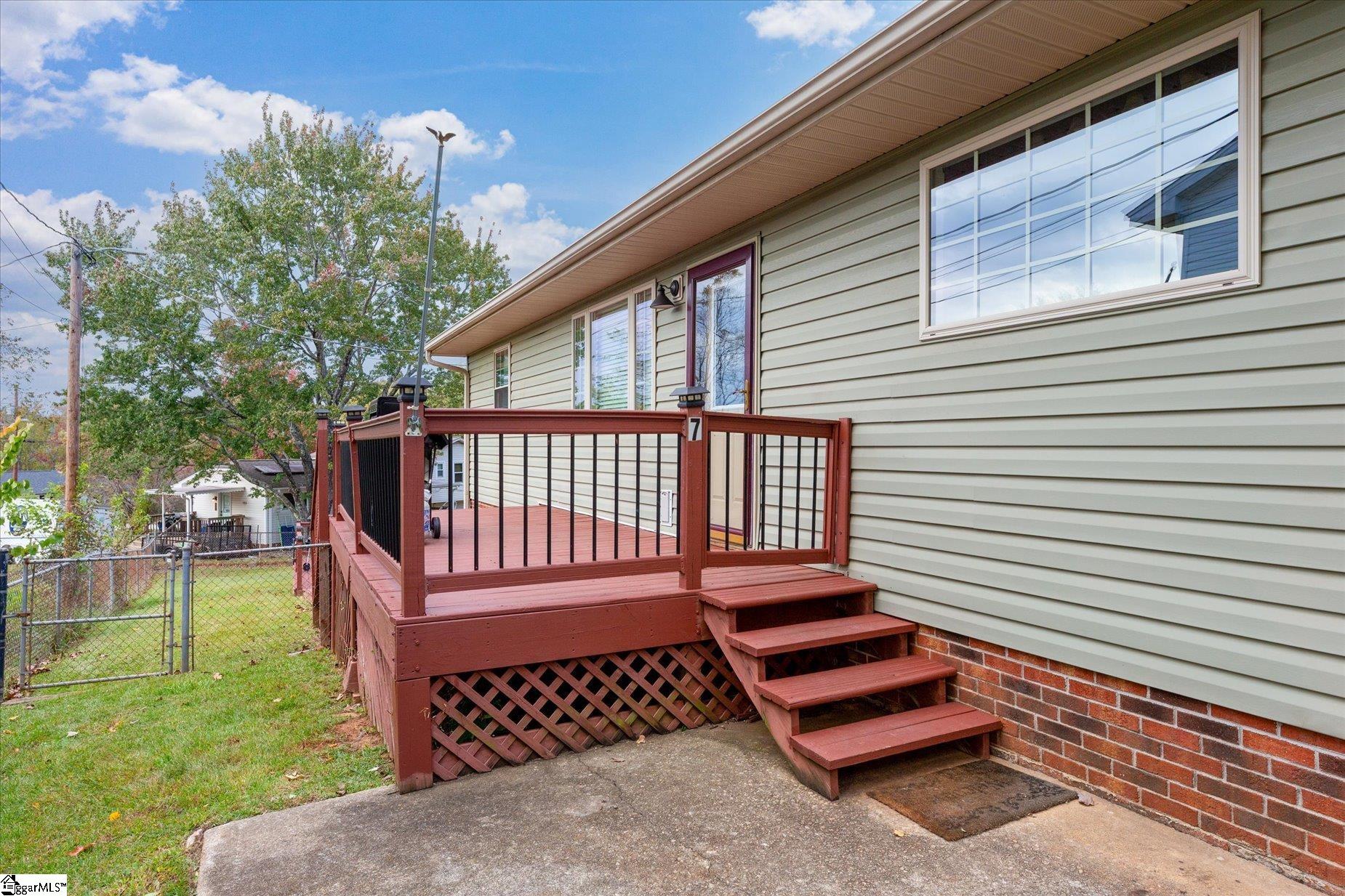 7 Bubbling Creek Drive Property Photo 5