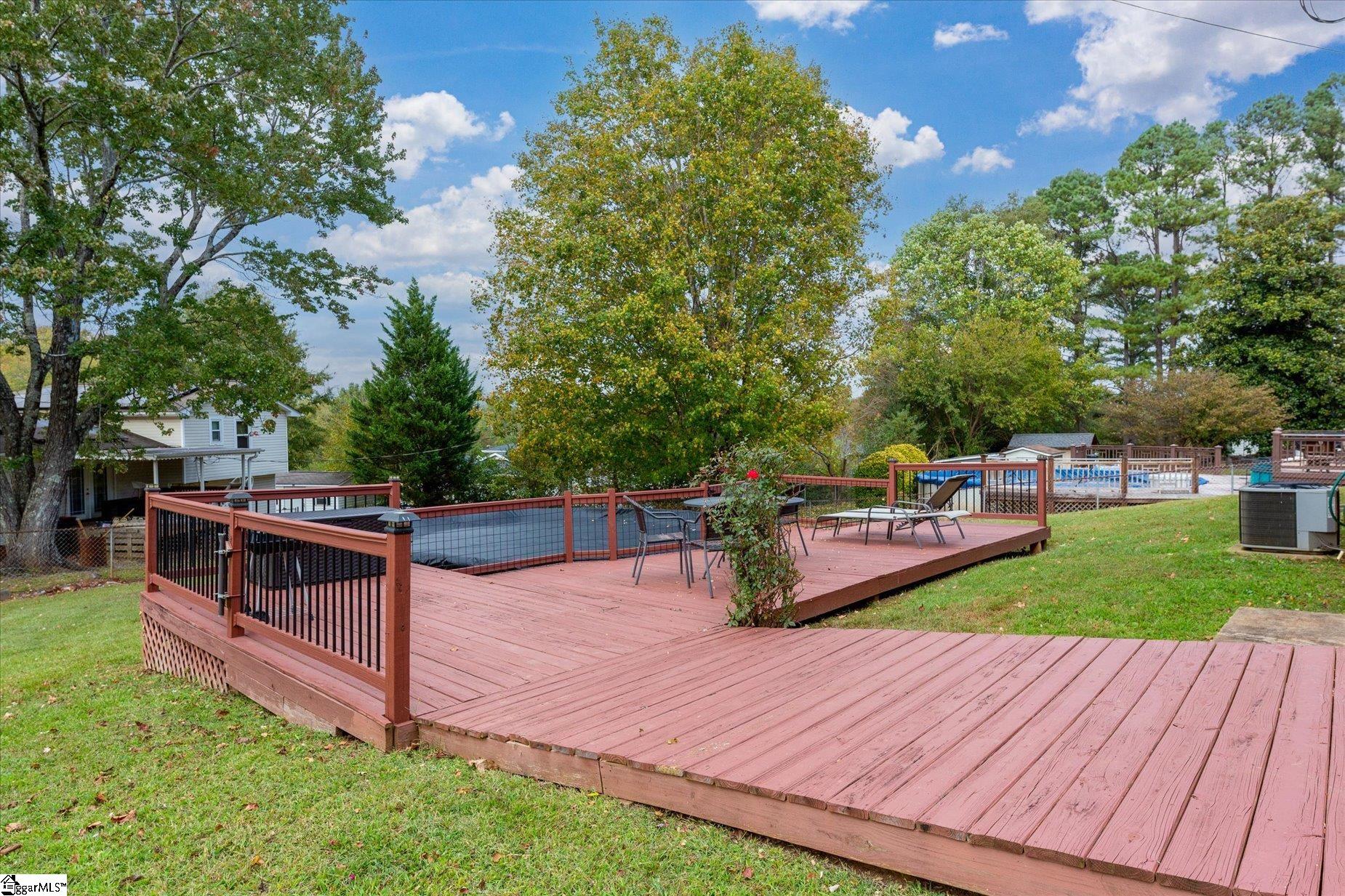 7 Bubbling Creek Drive Property Photo 6