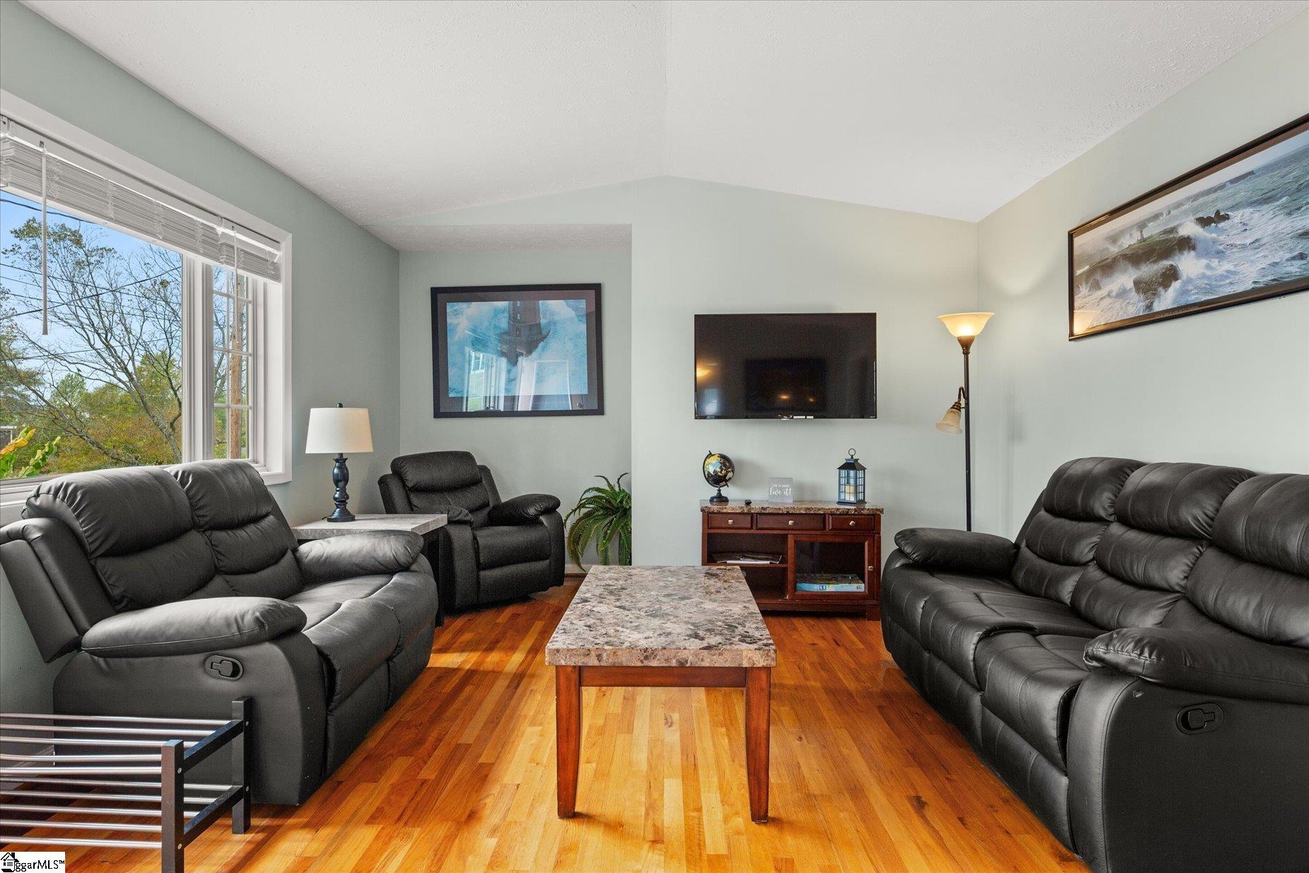 7 Bubbling Creek Drive Property Photo 7