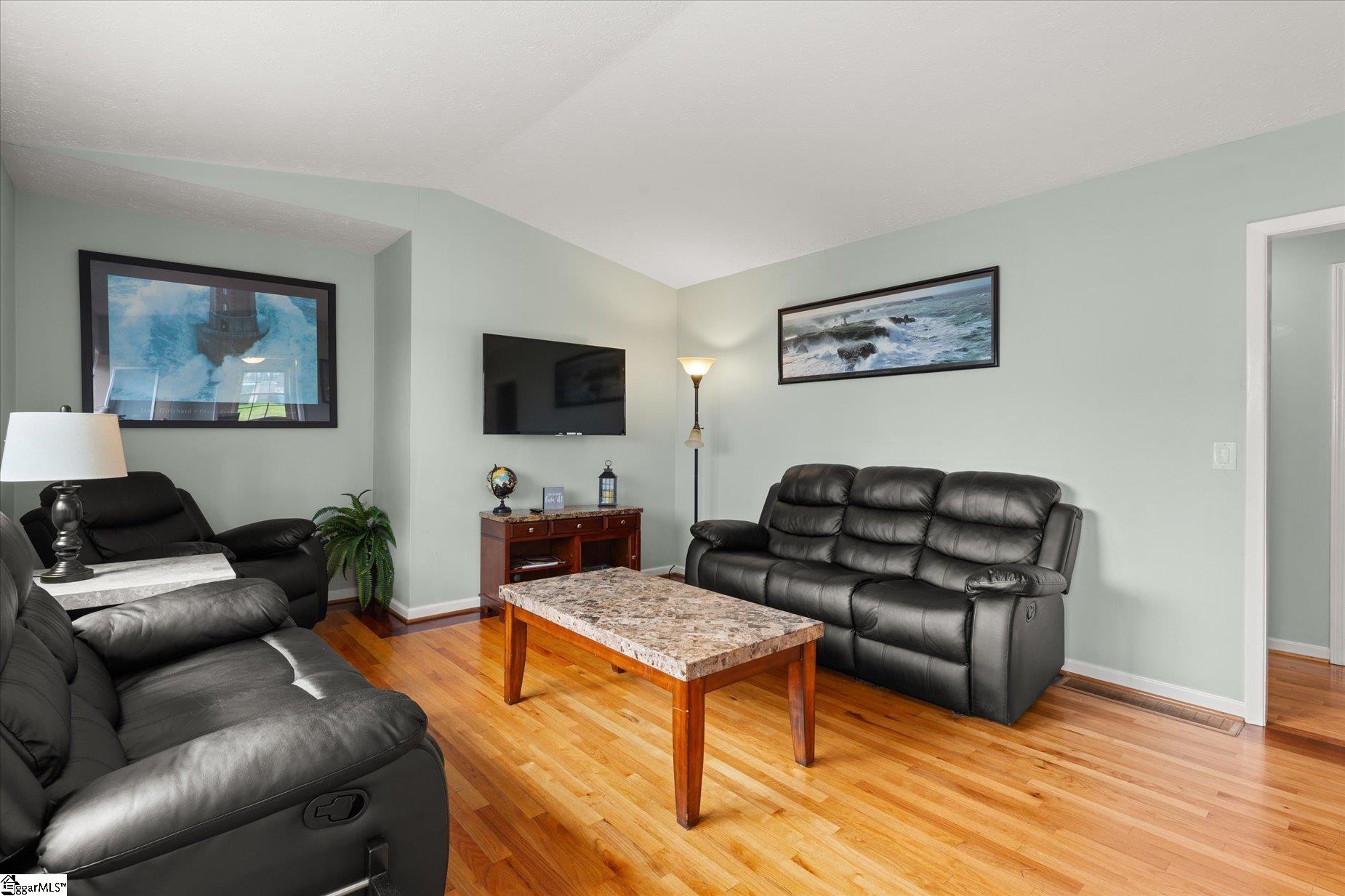 7 Bubbling Creek Drive Property Photo 8