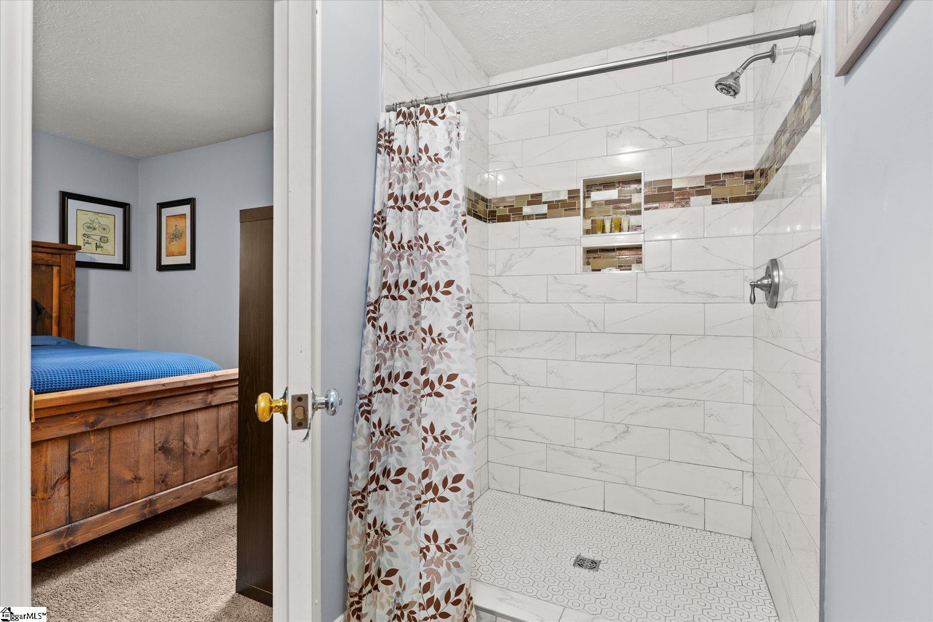 7 Bubbling Creek Drive Property Photo 21