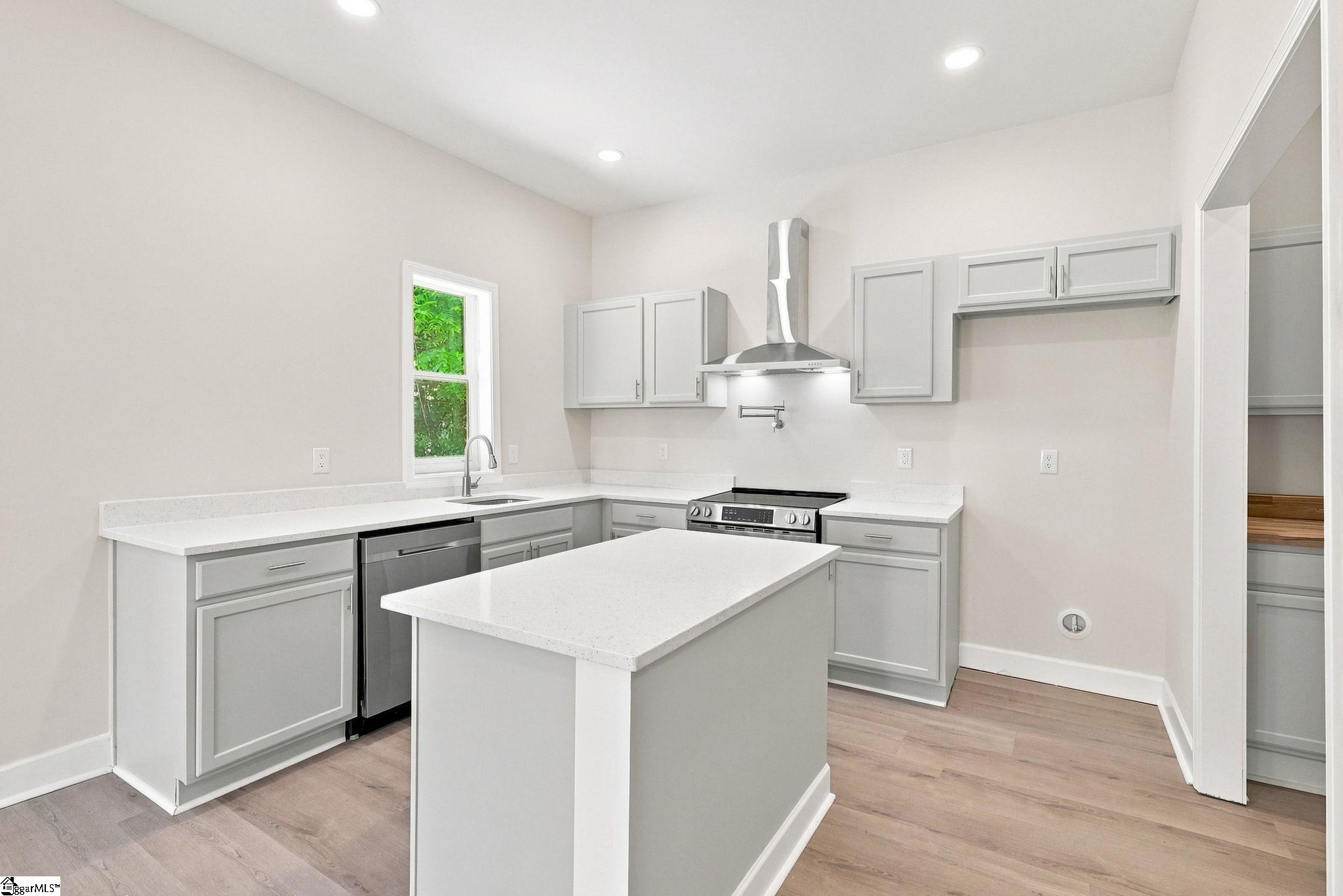 110 Ninth Street Property Photo 10