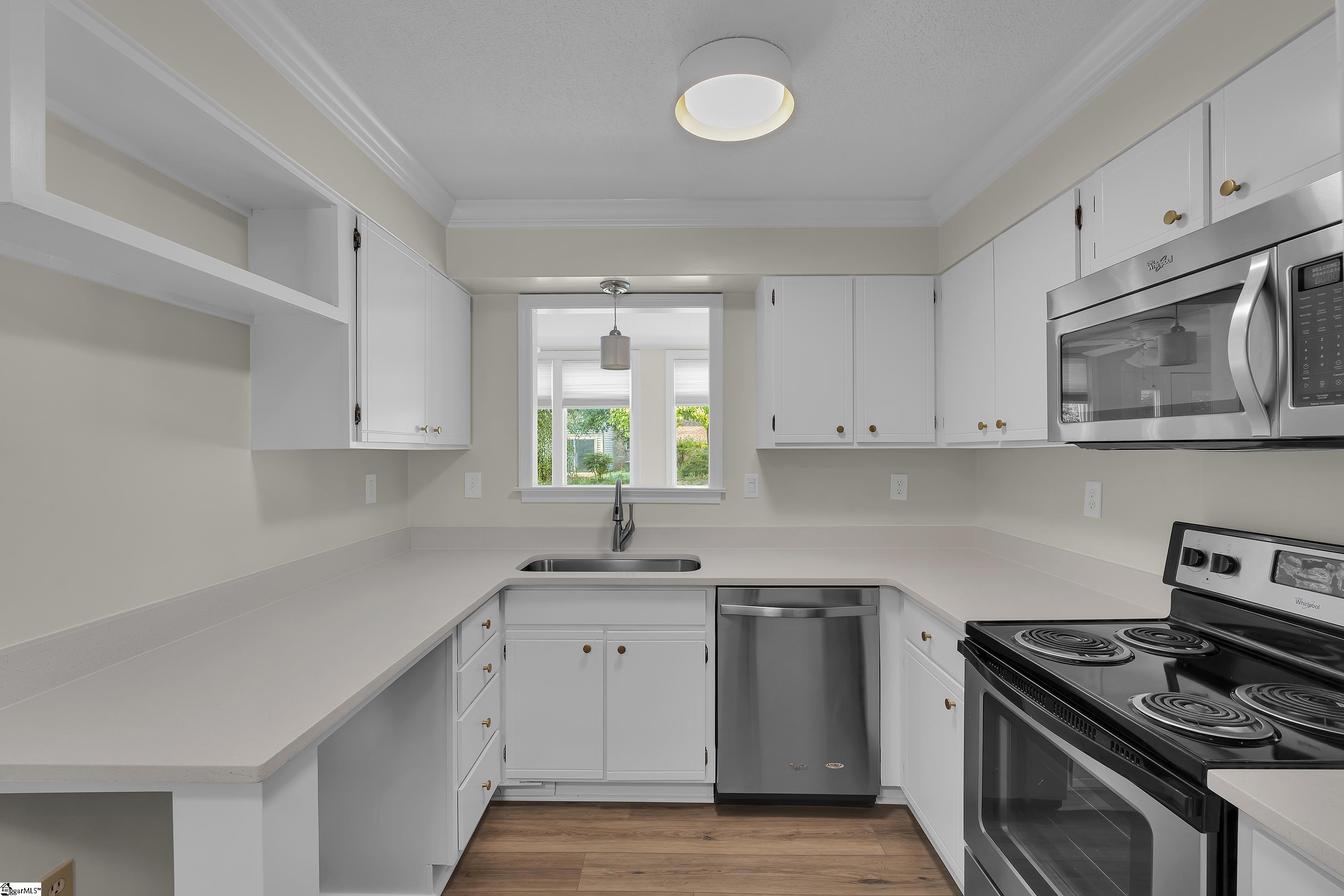 925 Cleveland Street Property Photo 2