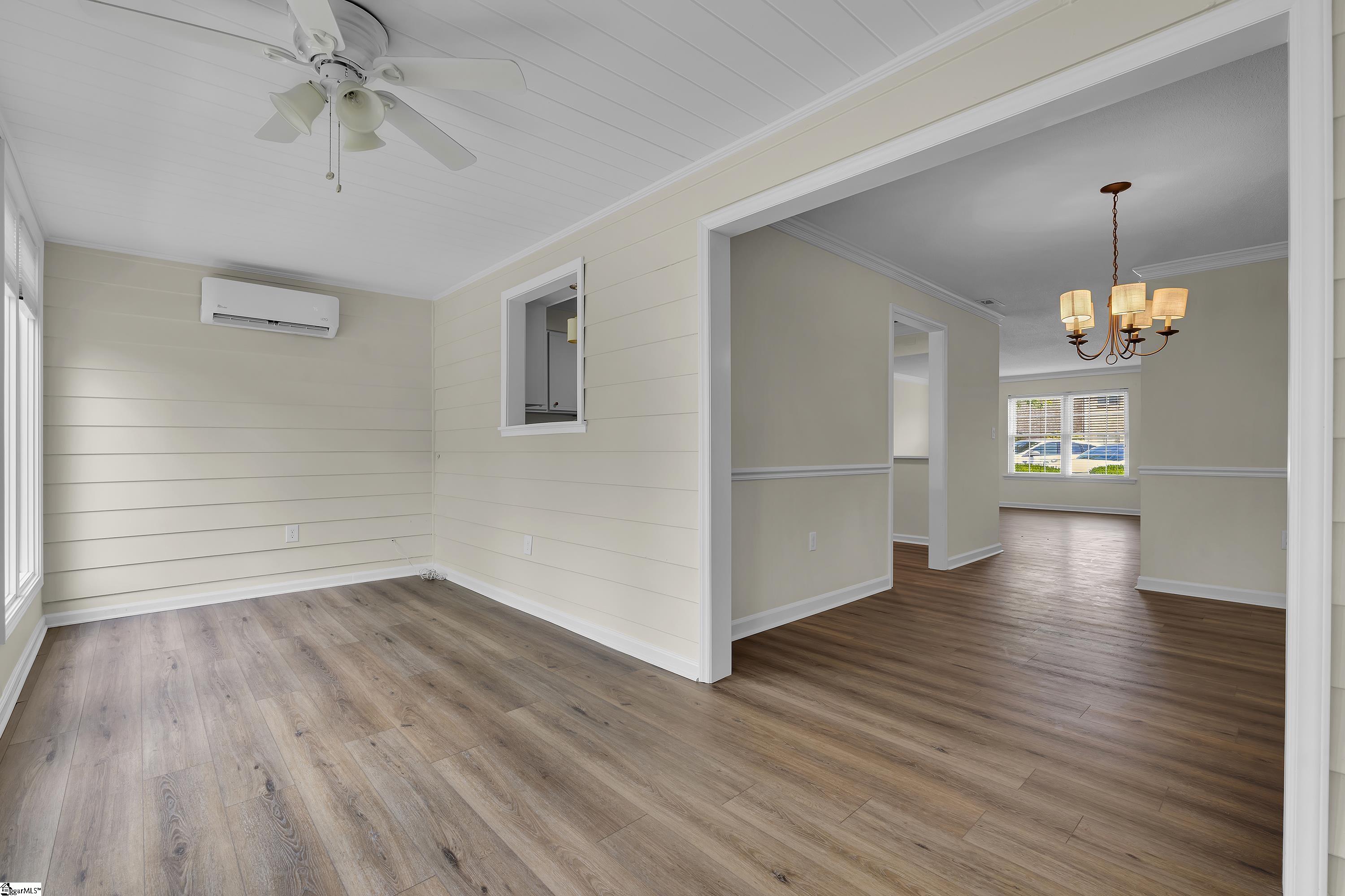 925 Cleveland Street Property Photo 10