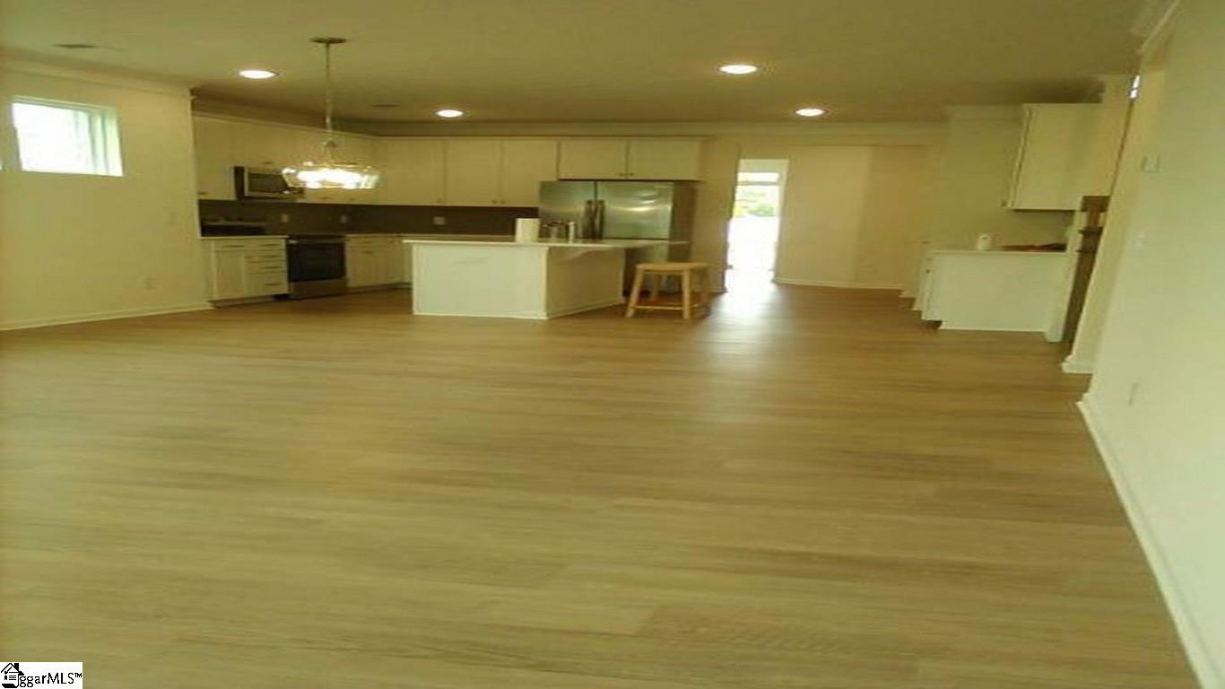 404 Metz Drive Property Photo 8
