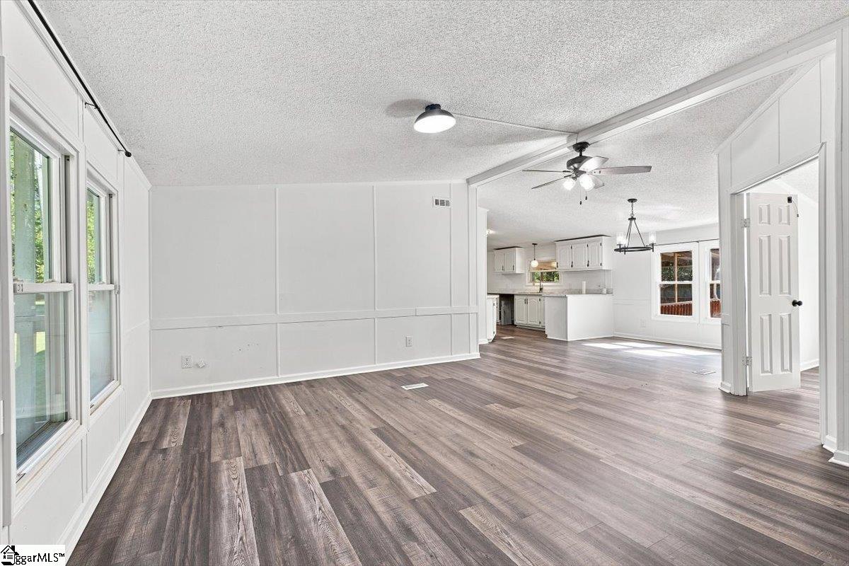 140 Miller Road Property Photo 4