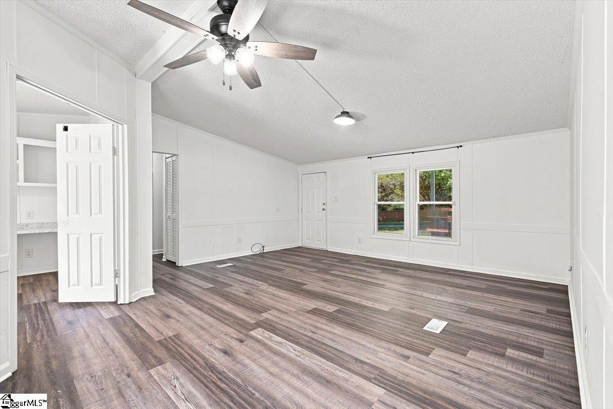 140 Miller Road Property Photo 5