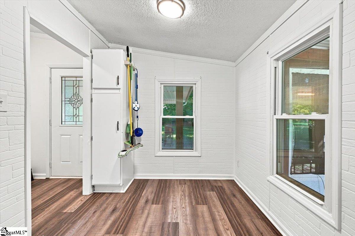 140 Miller Road Property Photo 13