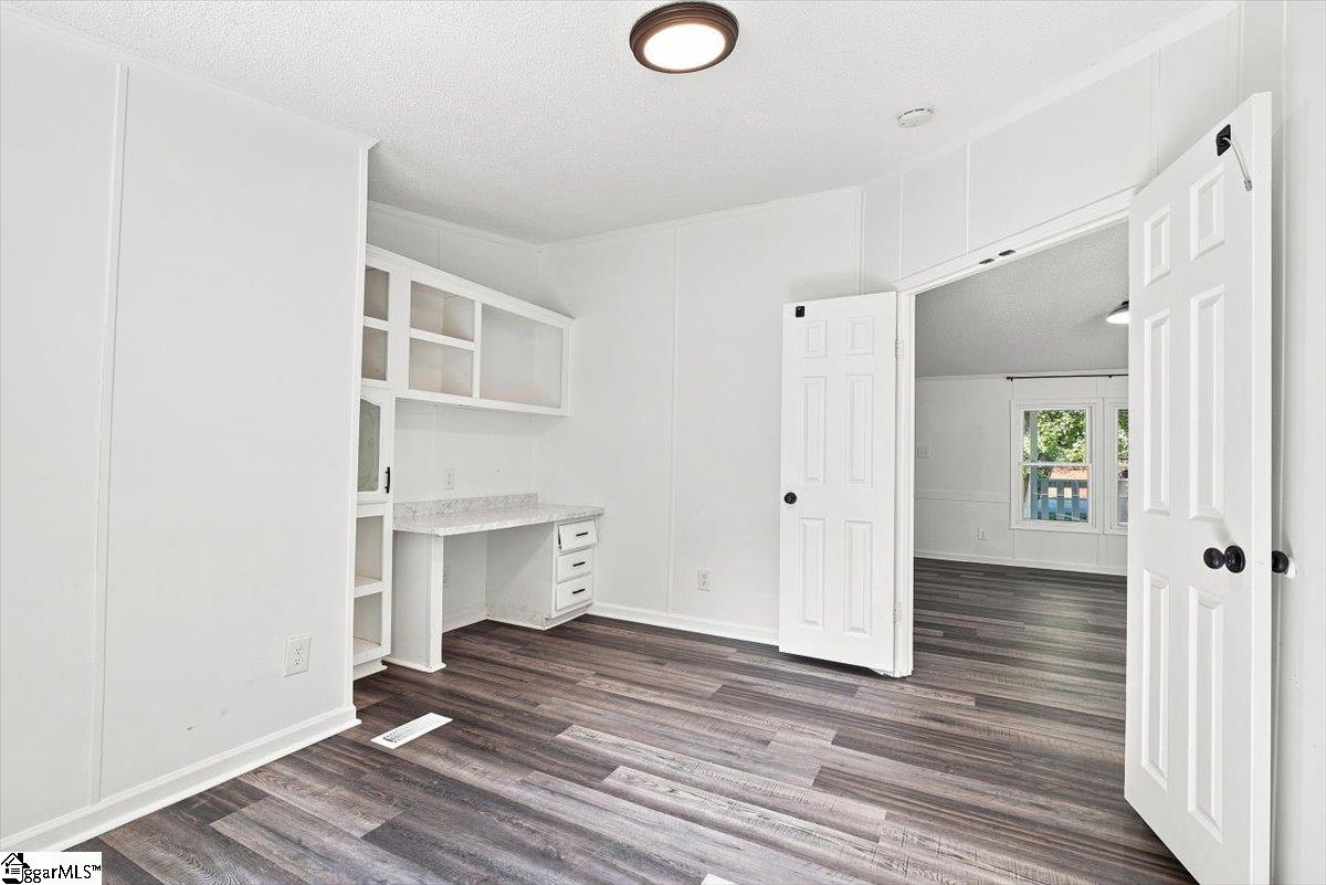 140 Miller Road Property Photo 15