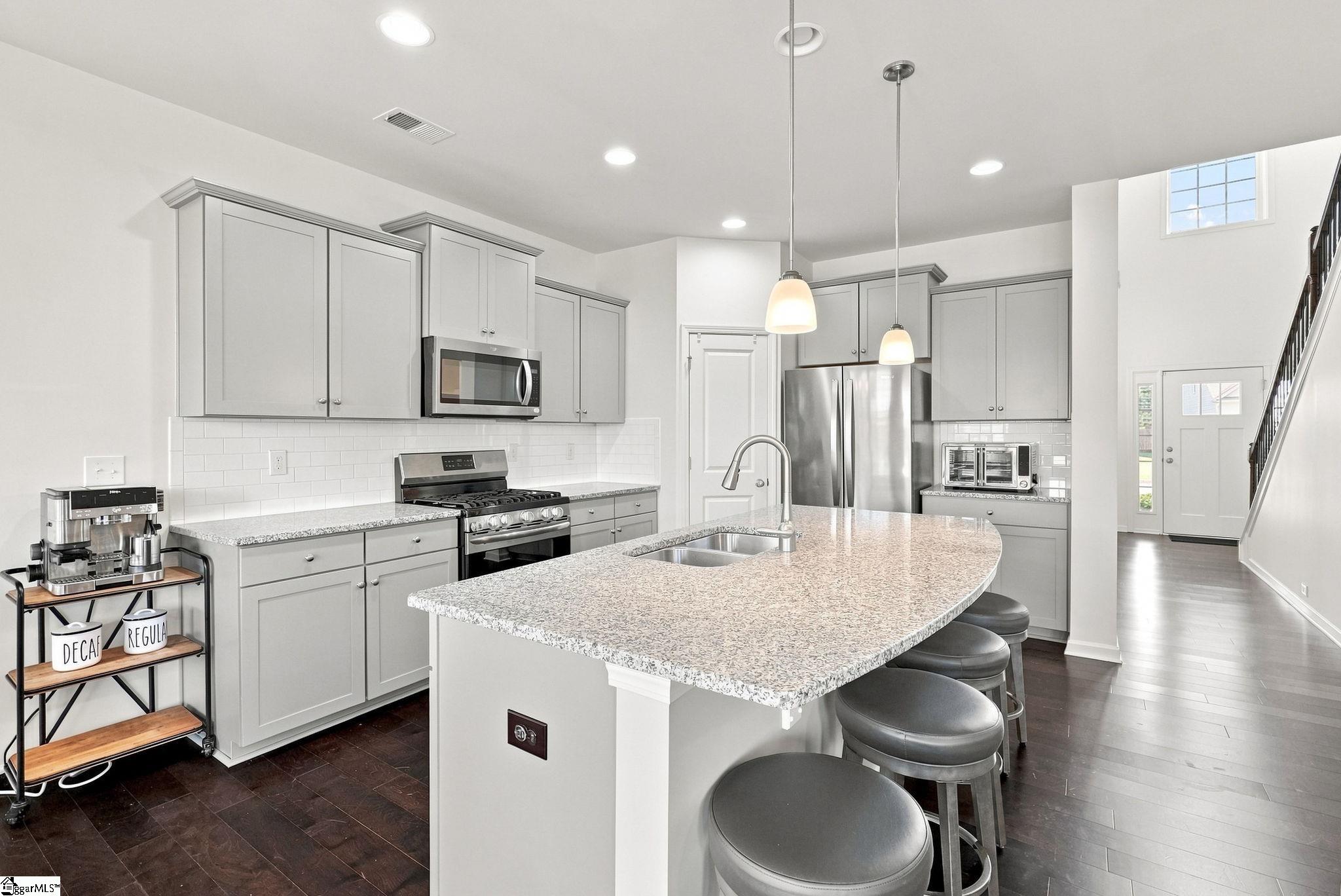 577 Shrine Court Property Photo 10