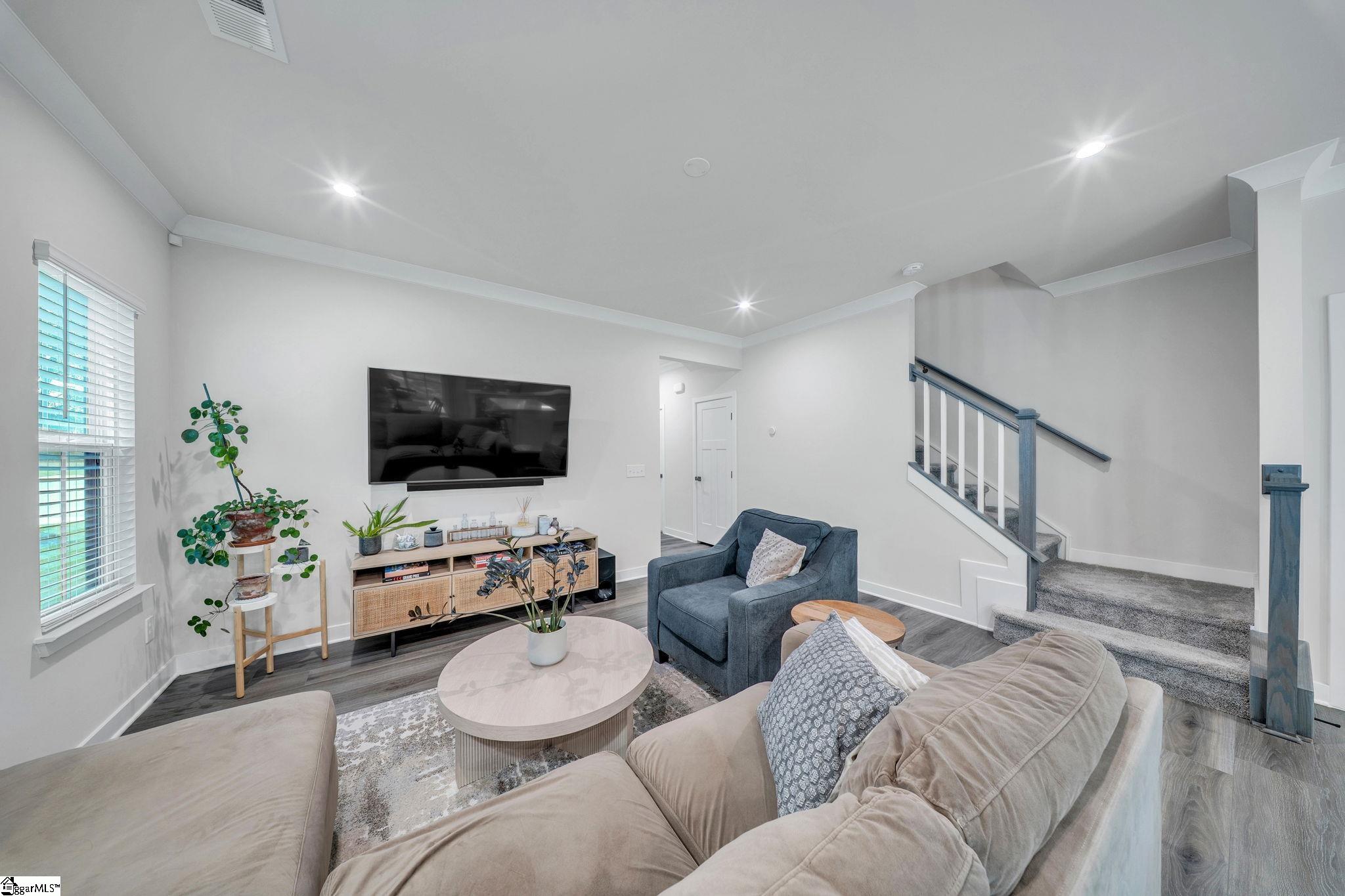 65 Connaught Court Property Photo 13