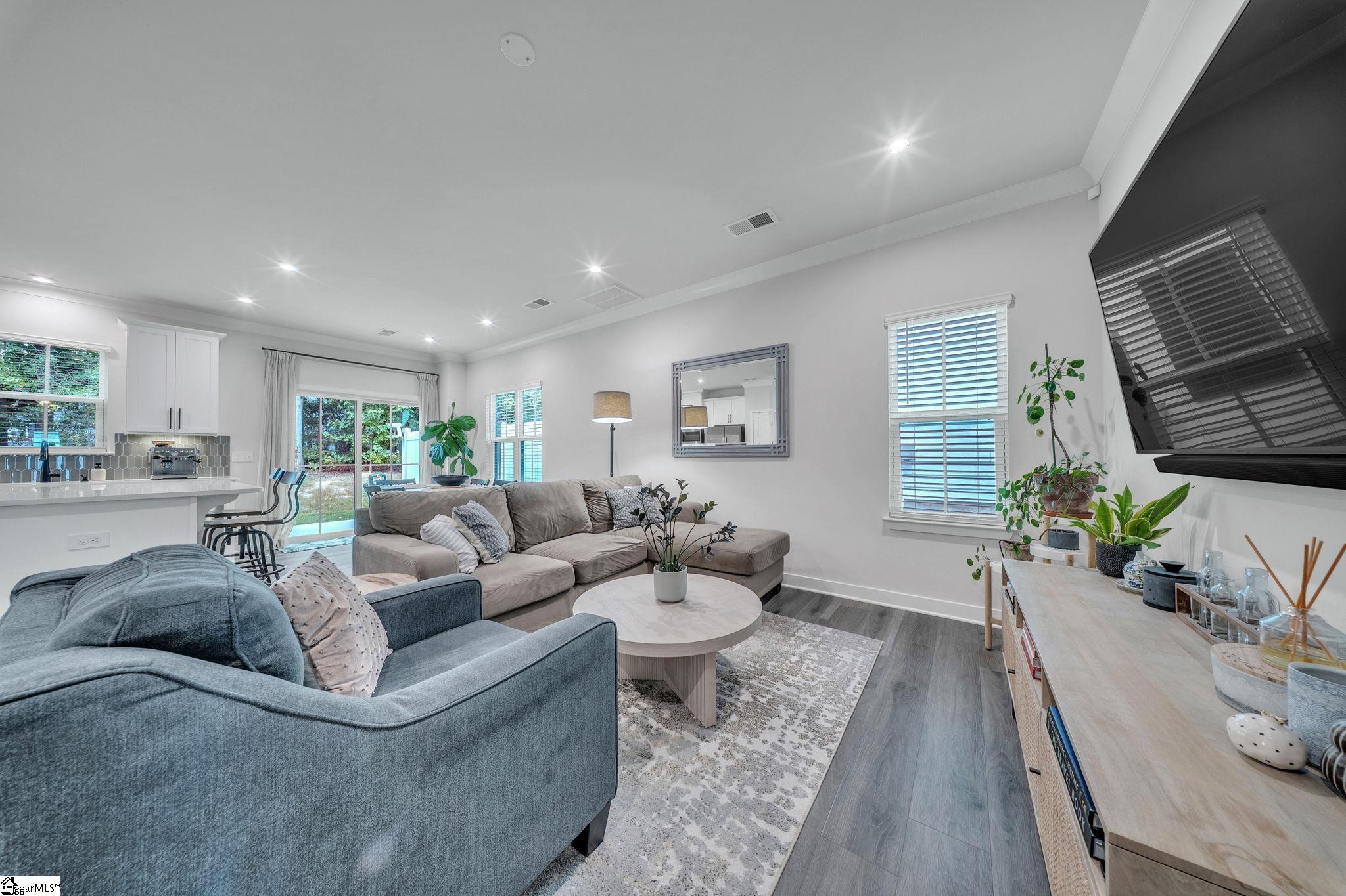 65 Connaught Court Property Photo 14