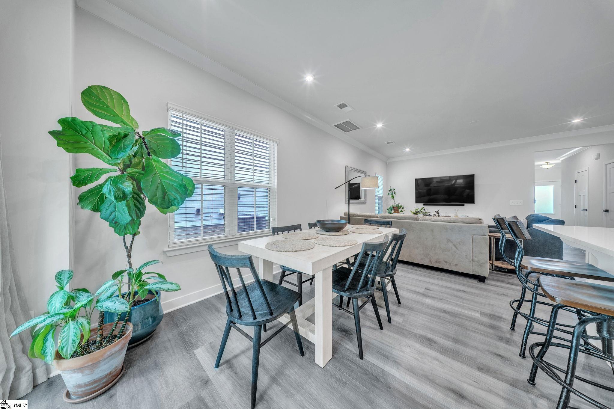 65 Connaught Court Property Photo 15