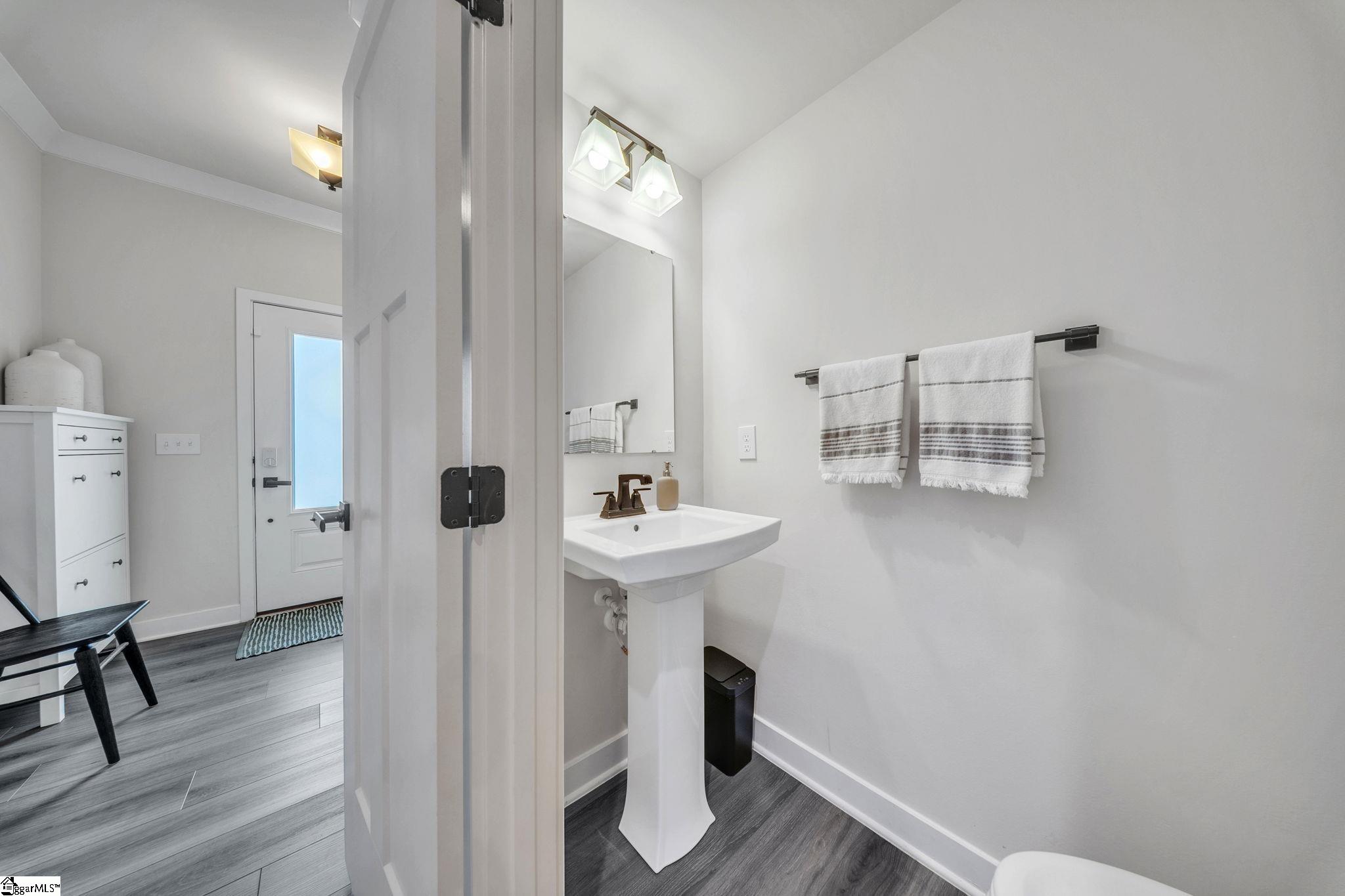 65 Connaught Court Property Photo 17