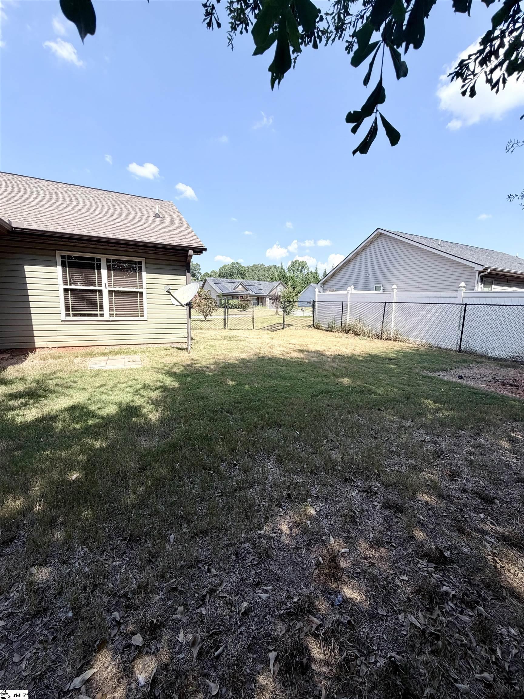 8 Robin Drive Property Photo 4