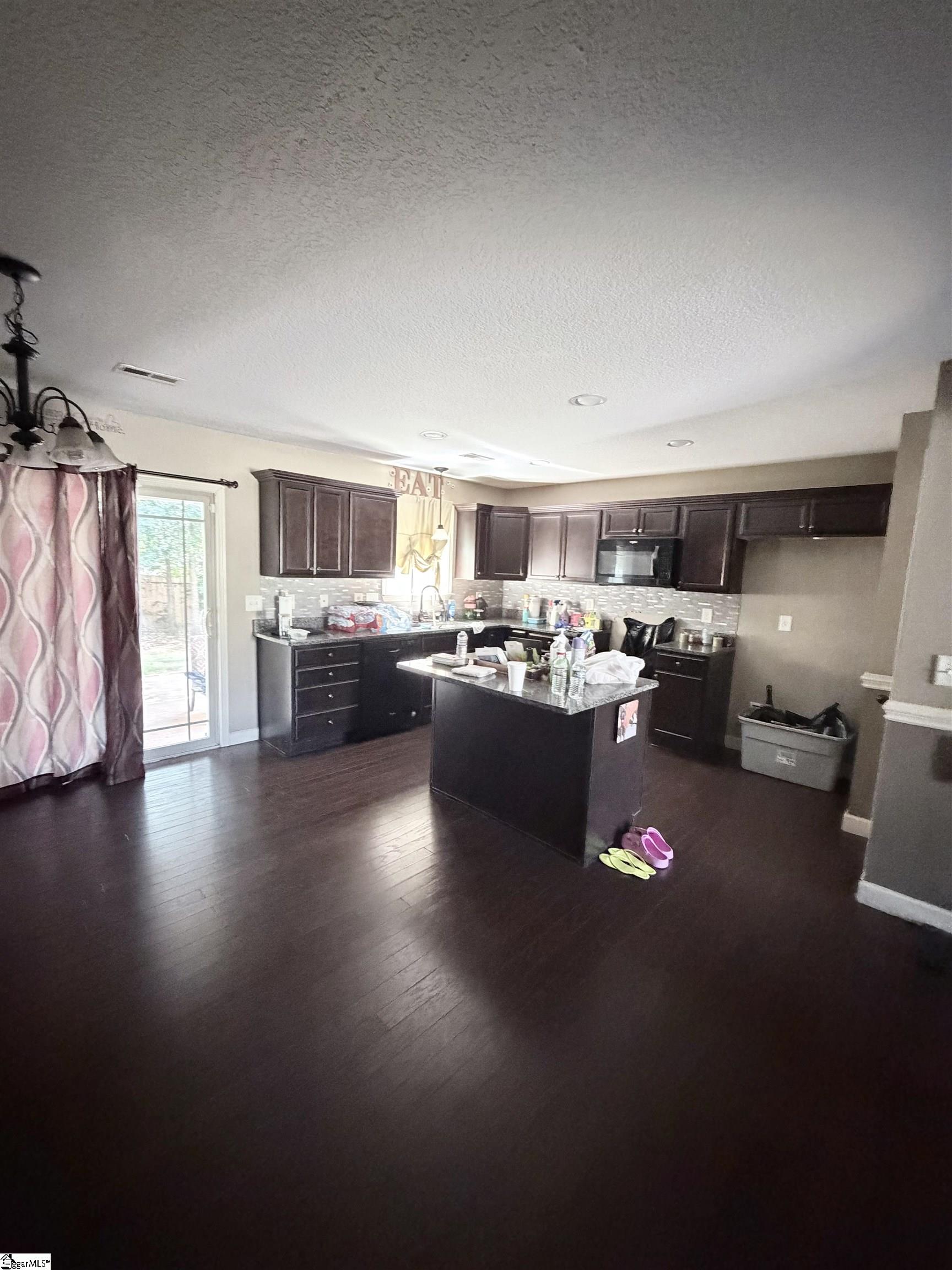 8 Robin Drive Property Photo 11