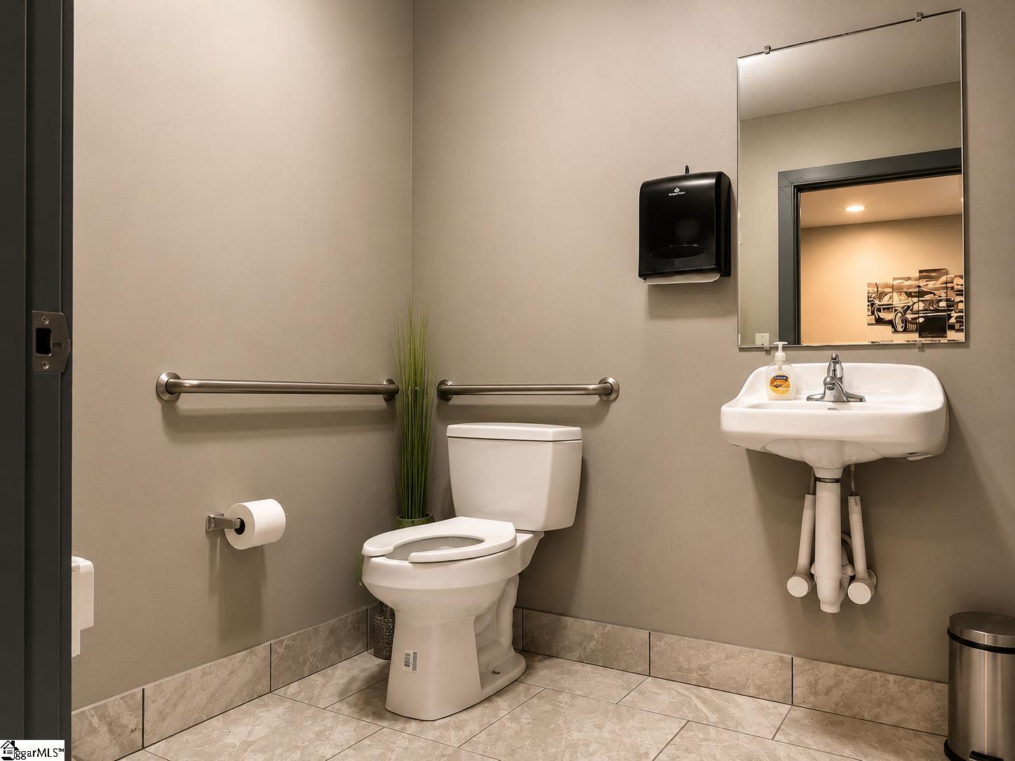 176 Bomar Street Property Photo 8