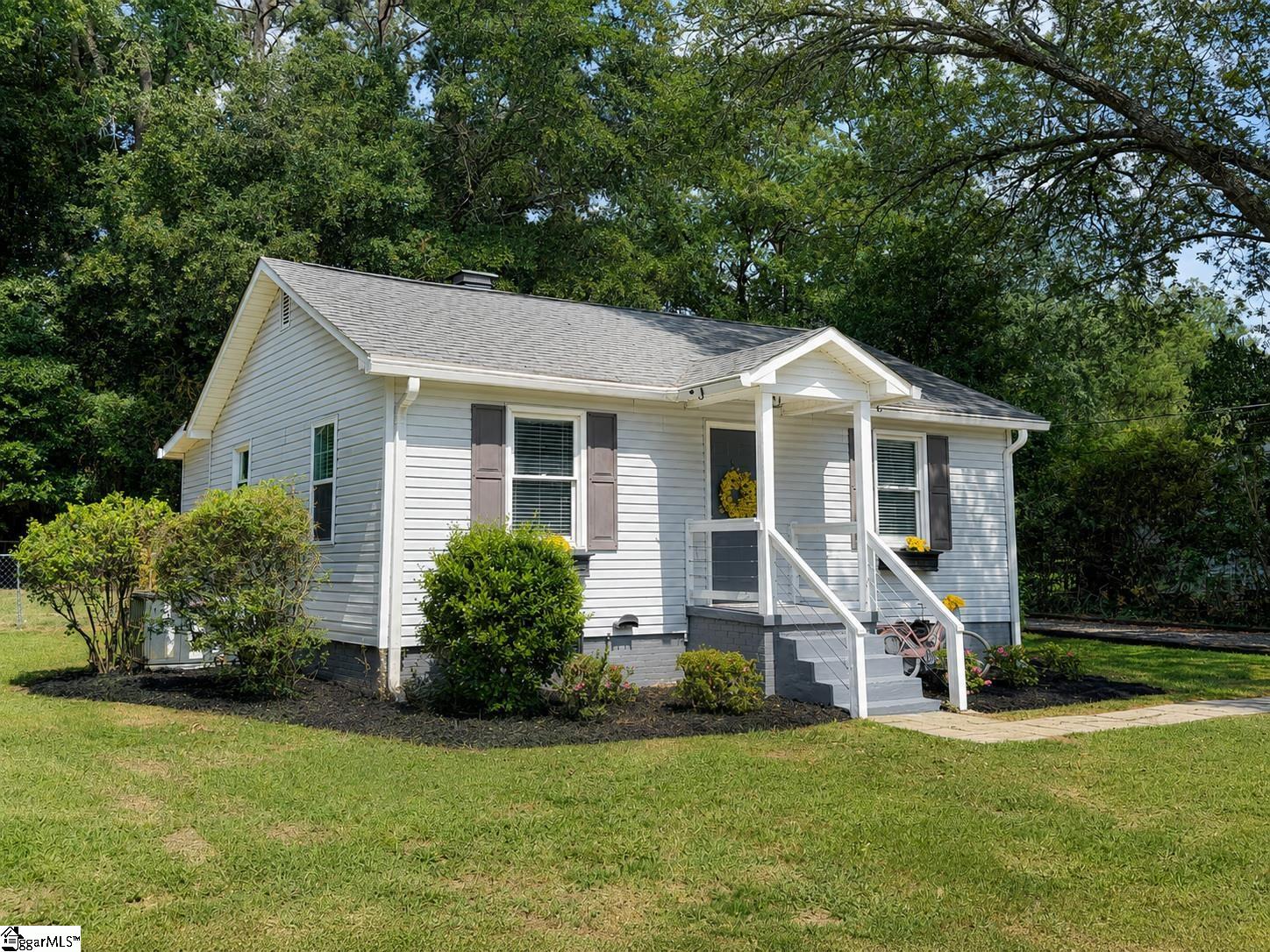 200 Carolina Avenue Property Photo 3