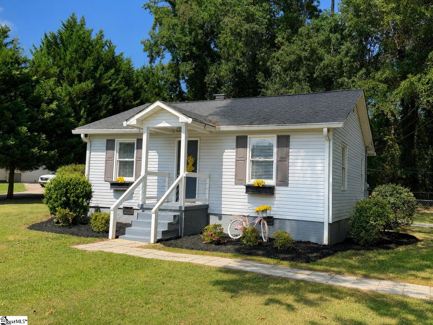 200 Carolina Avenue Property Photo 4