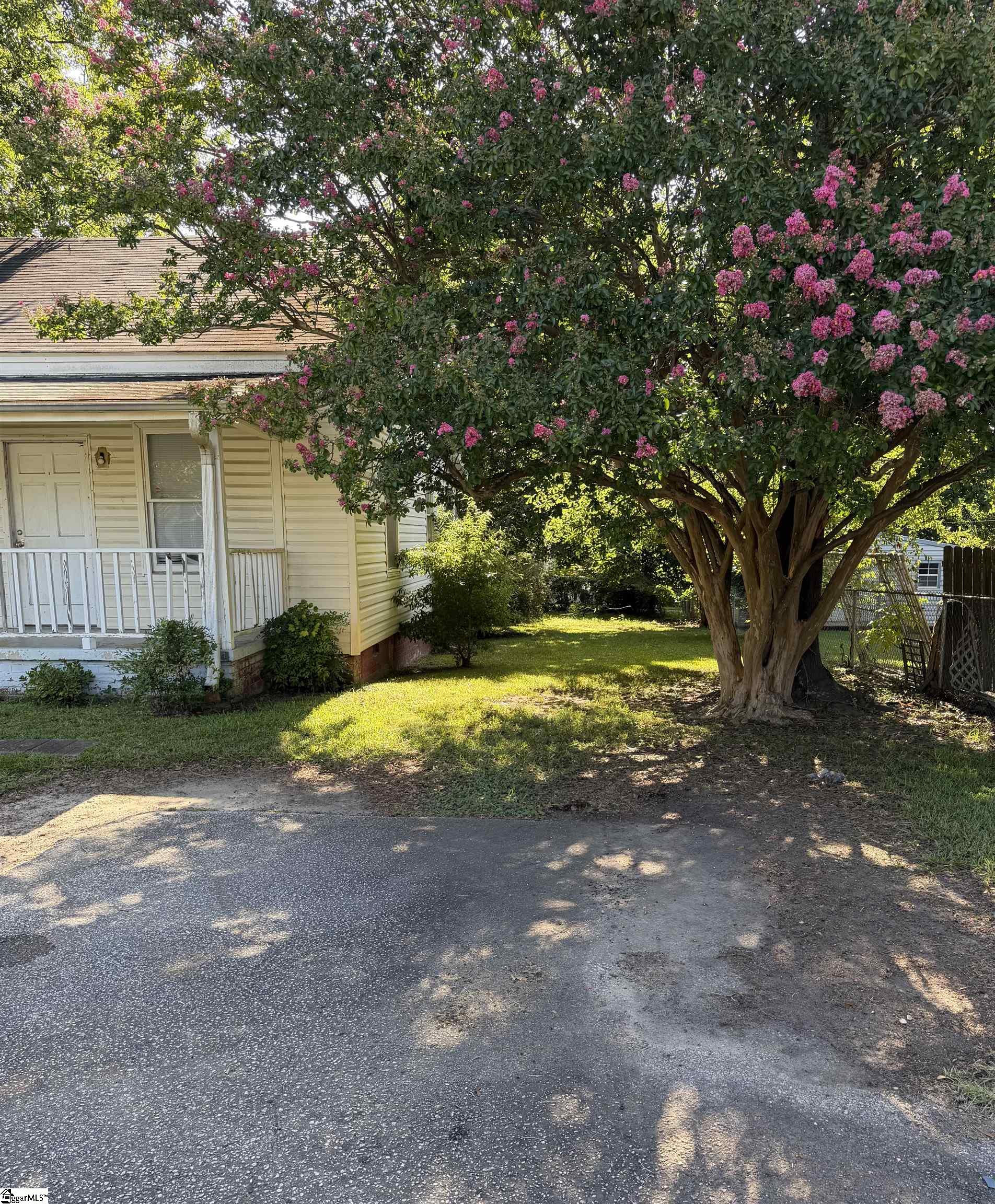 25 Moody Street Property Photo 2
