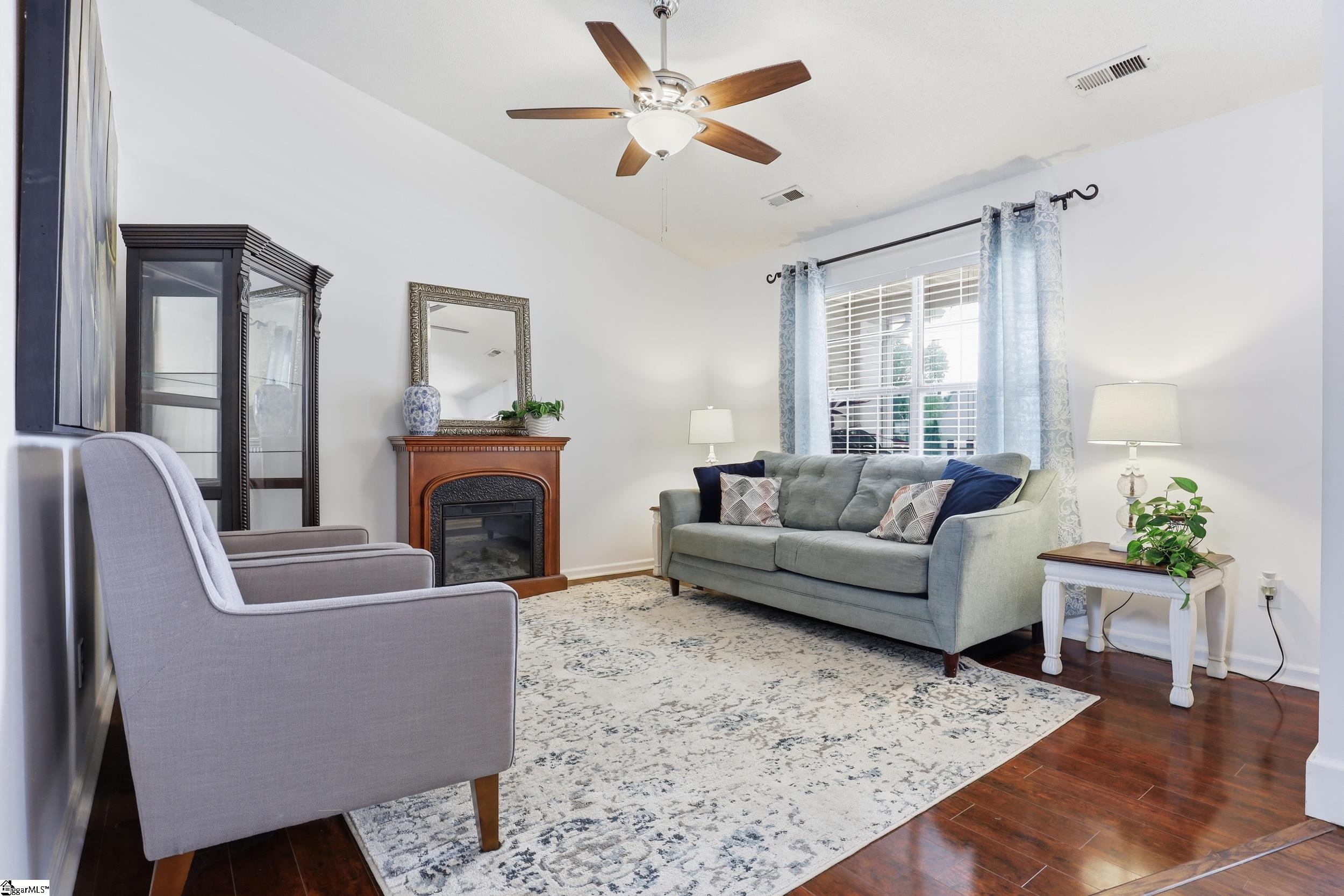 6 Duer Way Property Photo 8