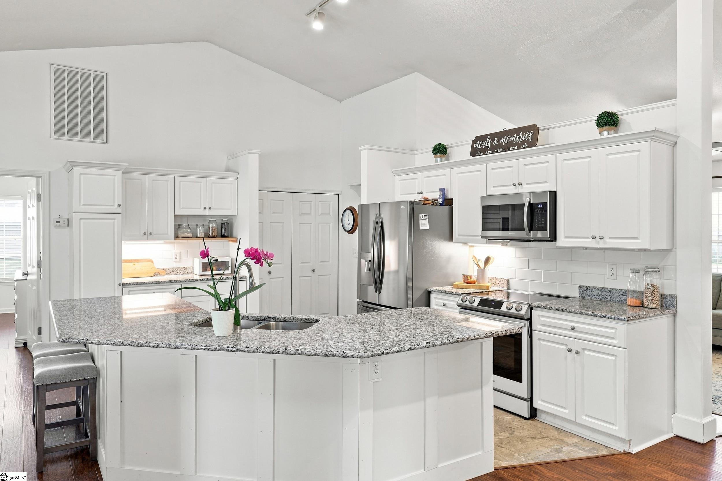 6 Duer Way Property Photo 15